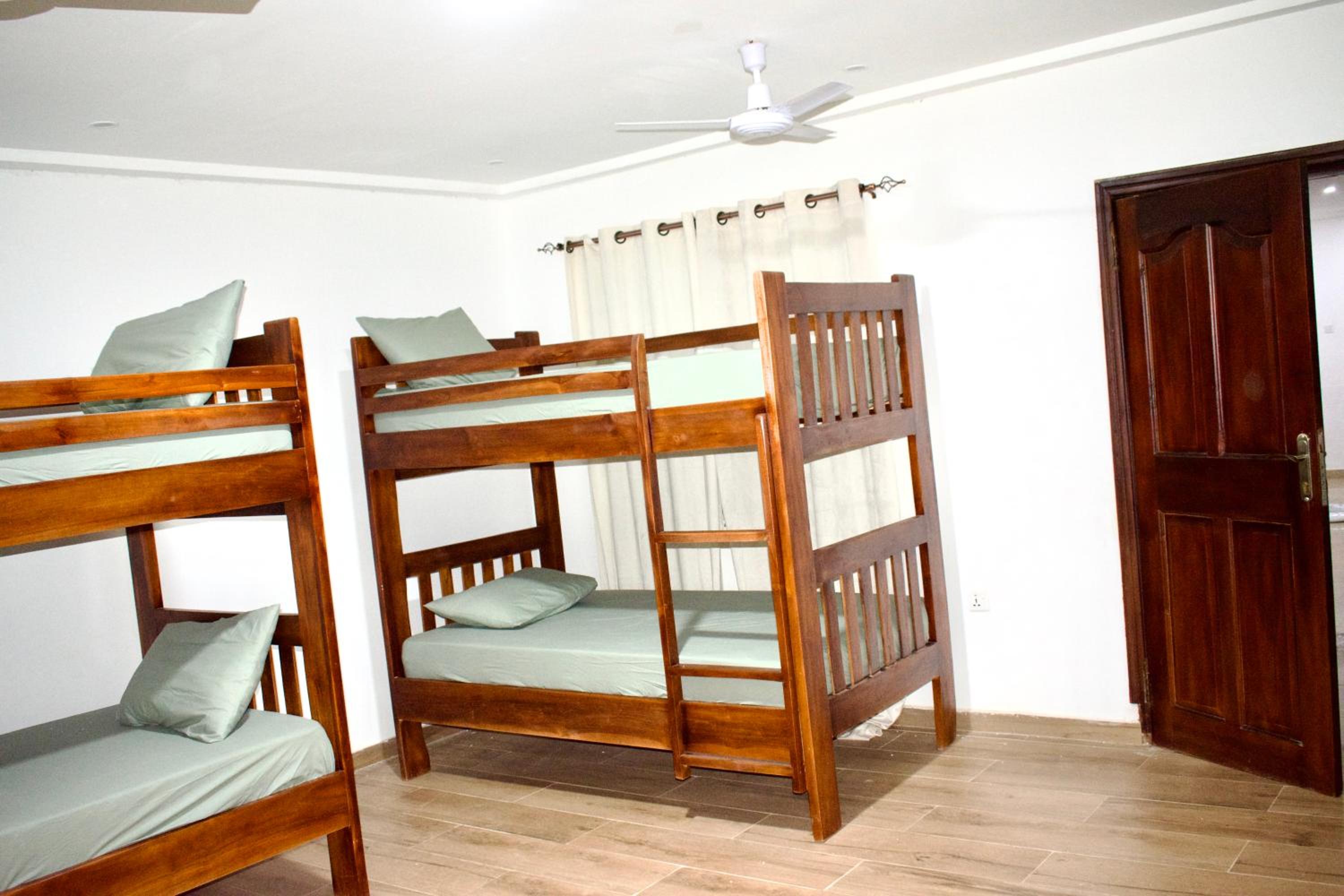 6-Bed Female Dormitory Room photo 1