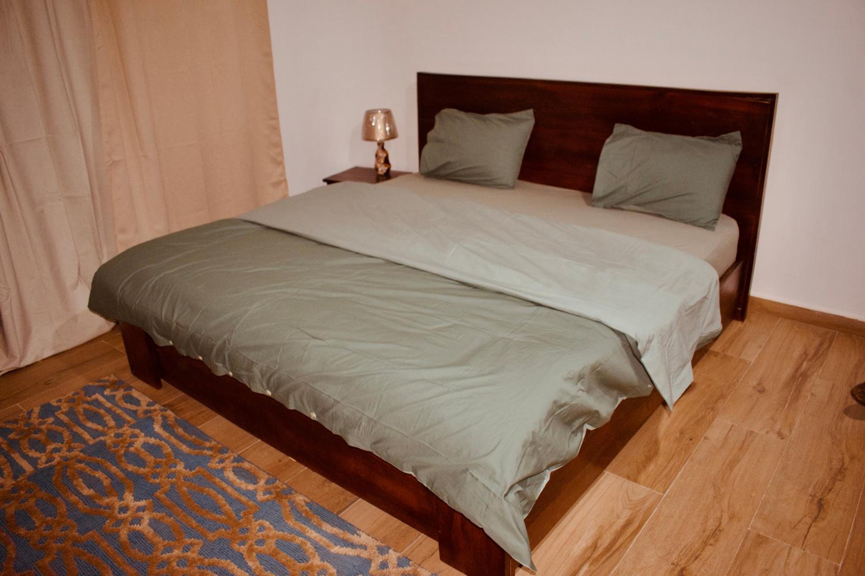 Queen Room photo 3