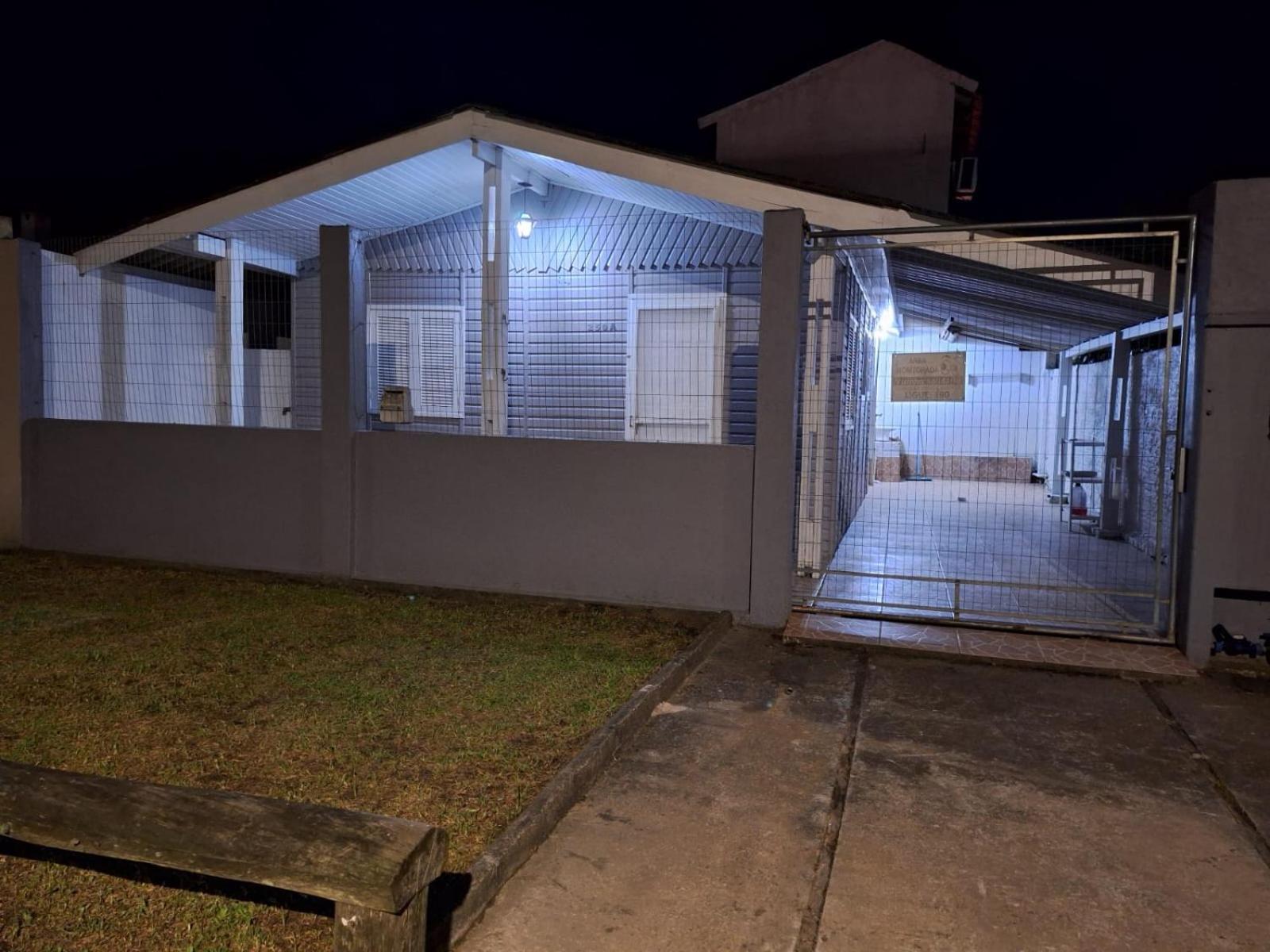 Two-Bedroom House photo 3