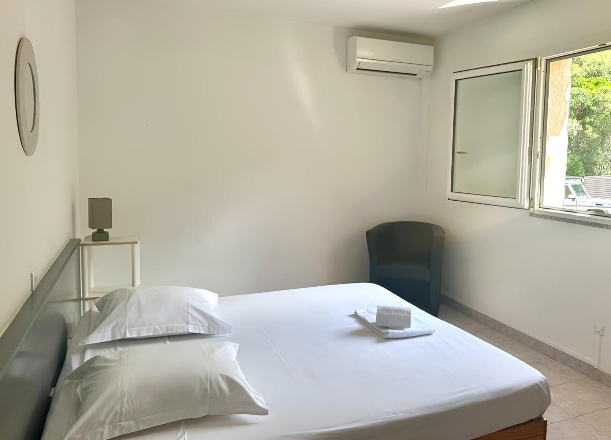 Two-Bedroom Apartment with Terrace - Photo 4