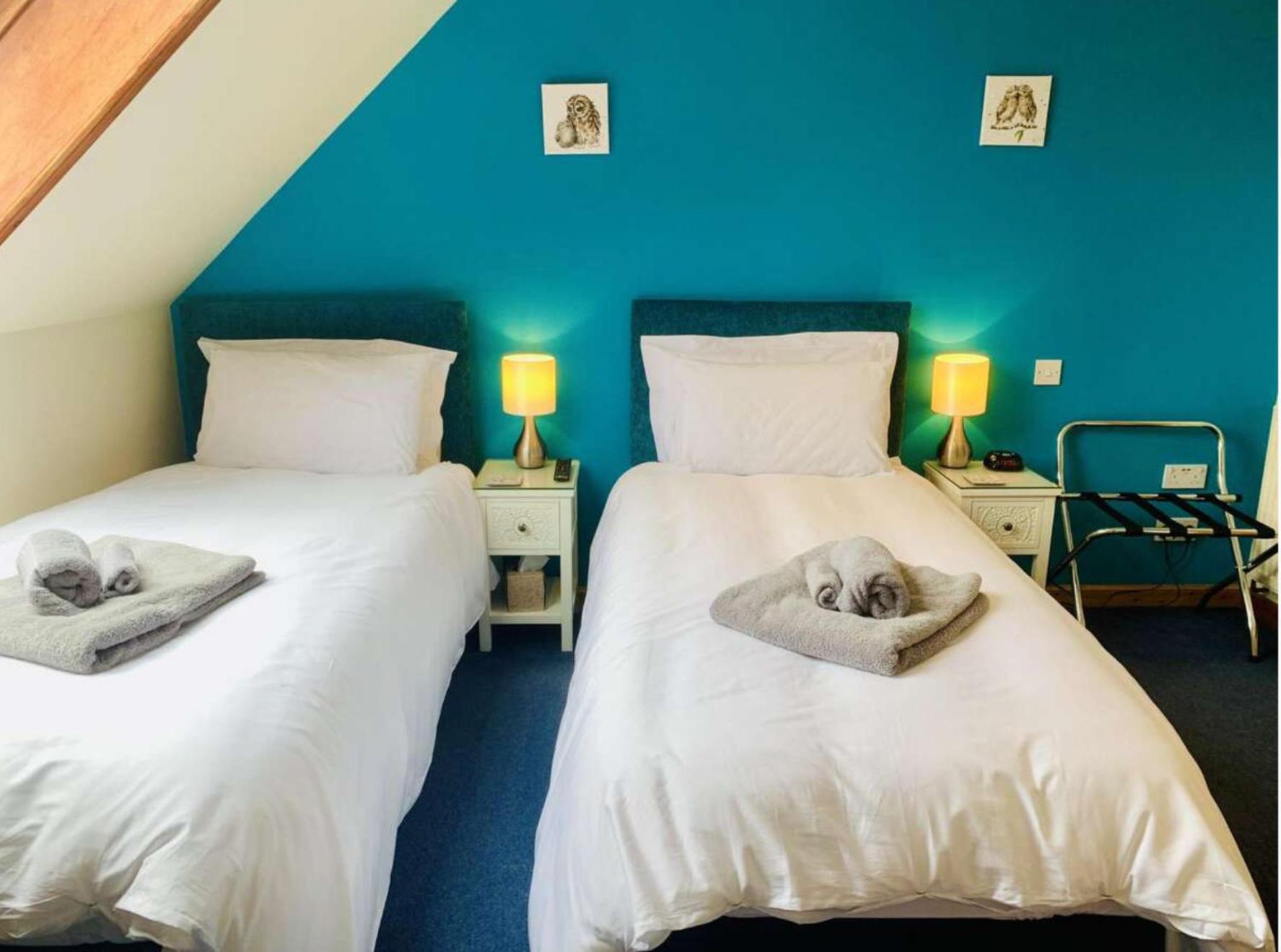 Twin Room with Private Bathroom