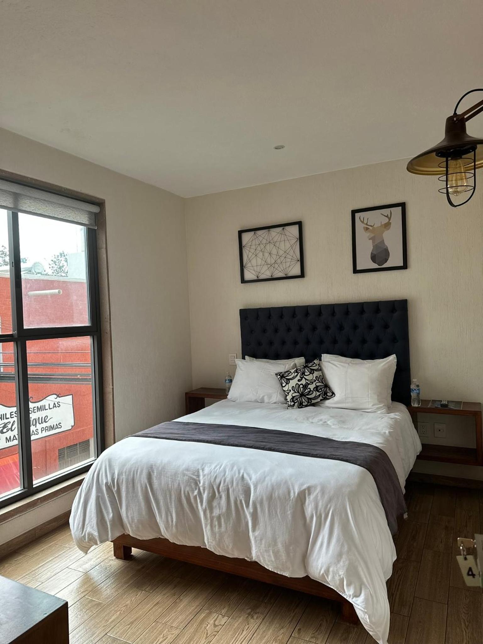 Deluxe Queen Room - Photo 1