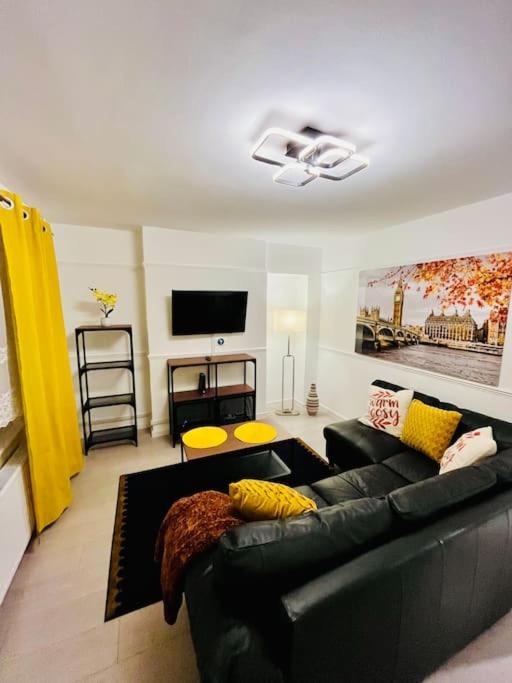 Three-Bedroom House photo 1