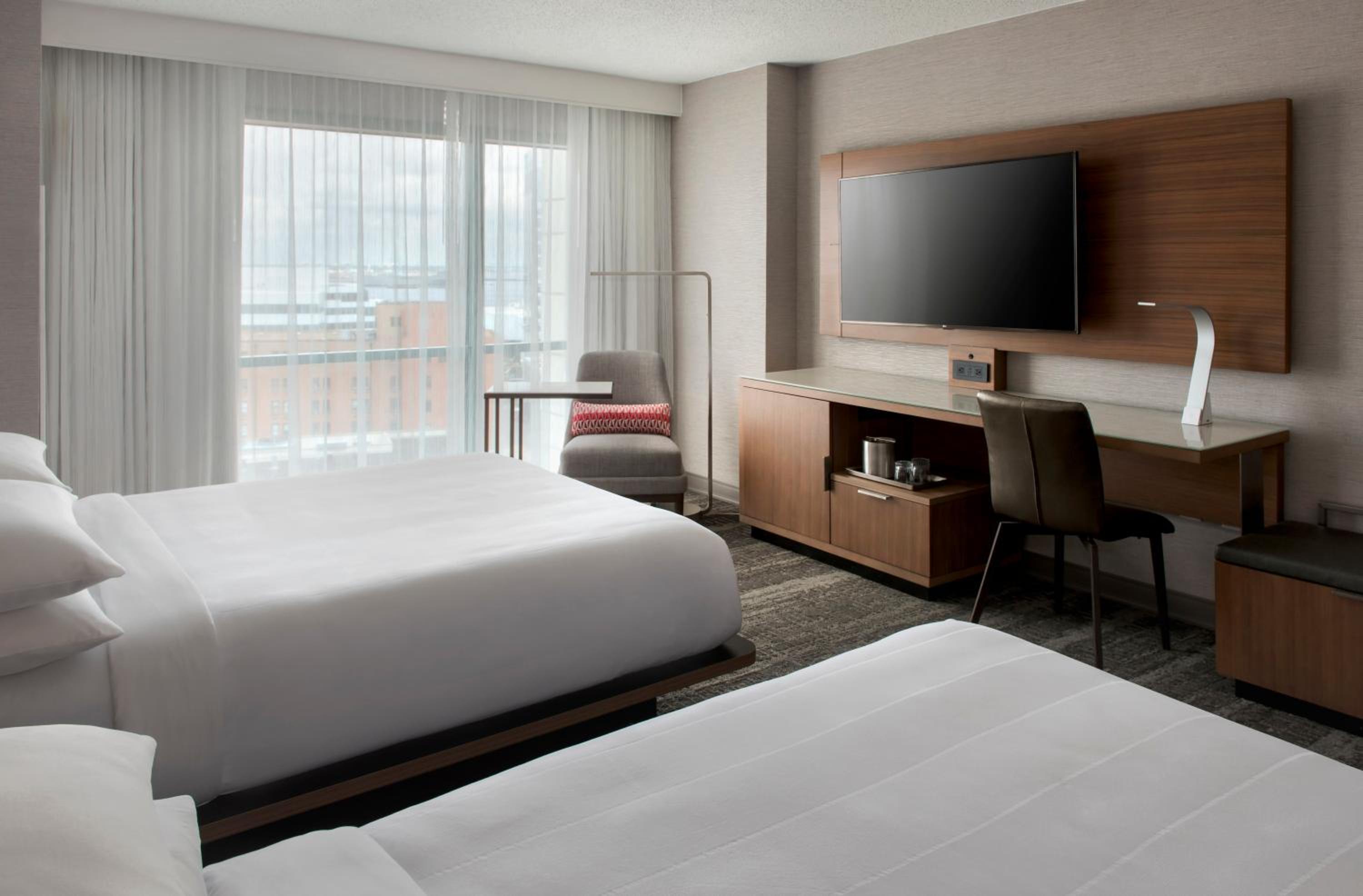 King Room with City View - Photo 9