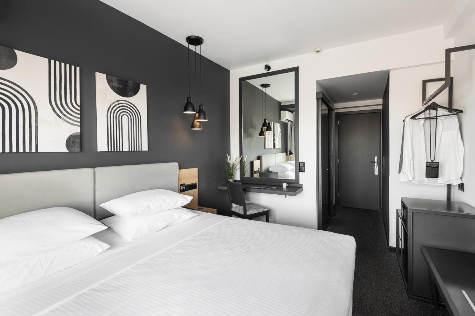 Superior Room - Photo 19