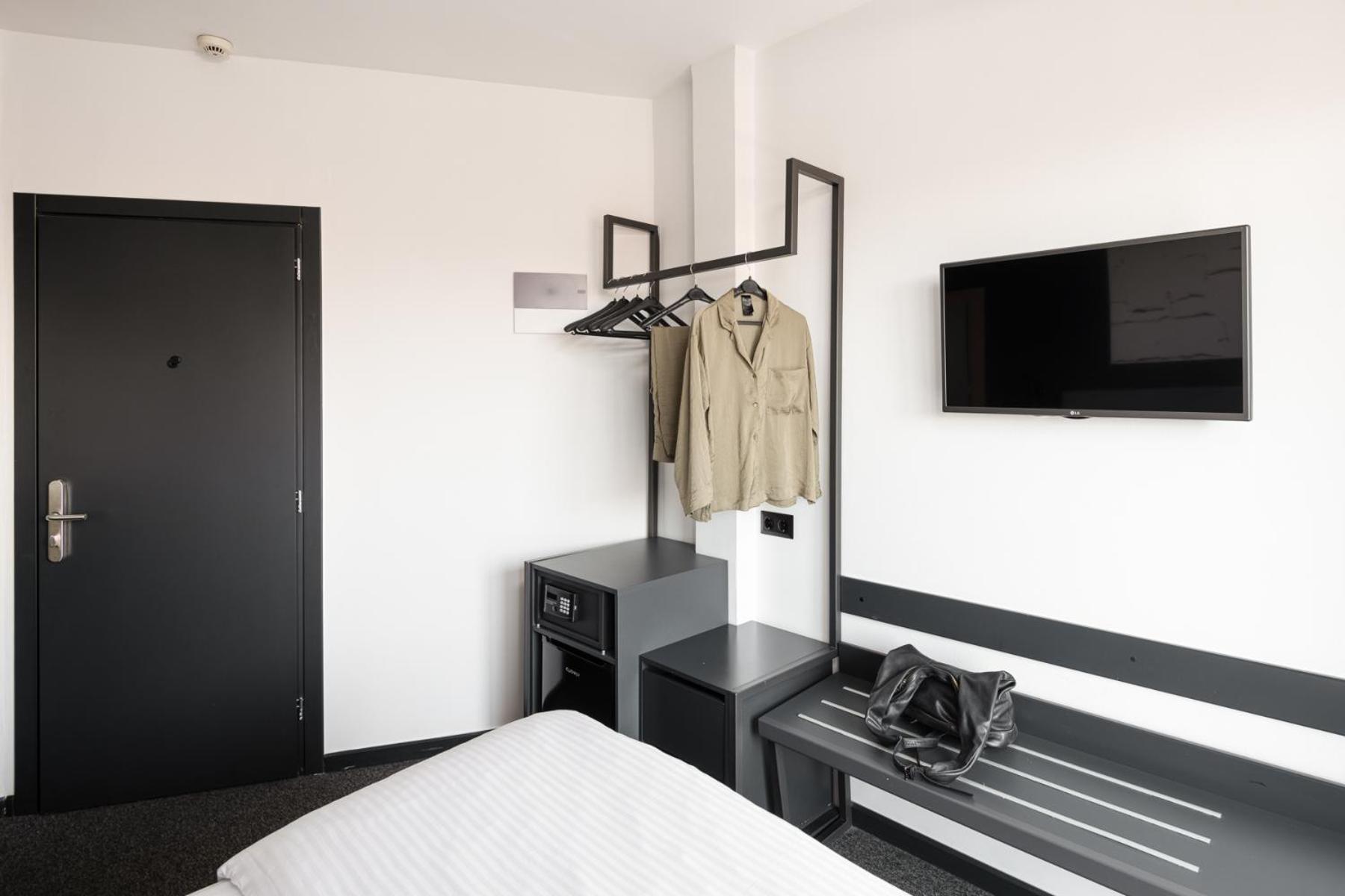 Superior City Room - Photo 2