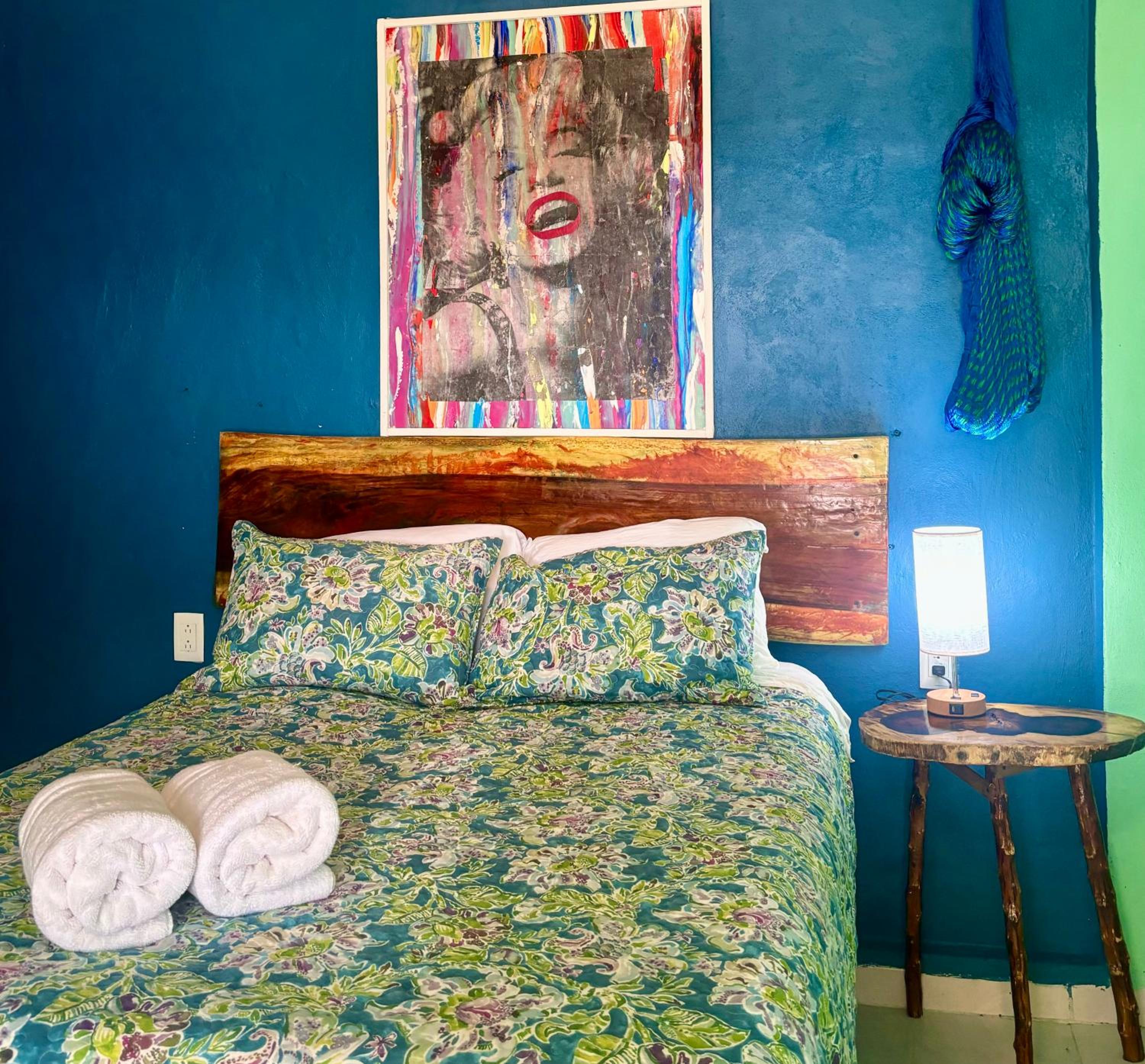 Deluxe Queen Suite