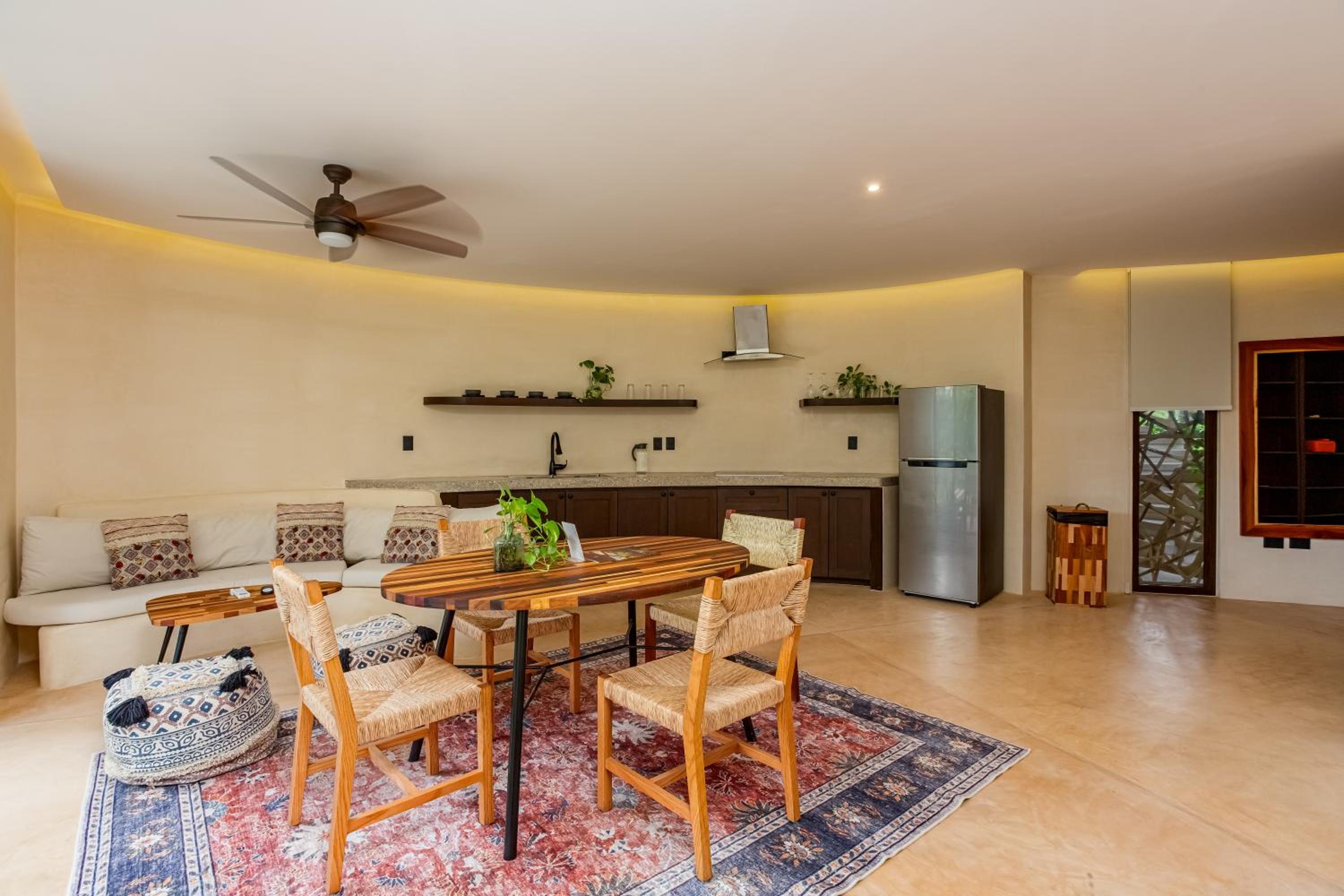 Apartment - Split Level - Photo 6