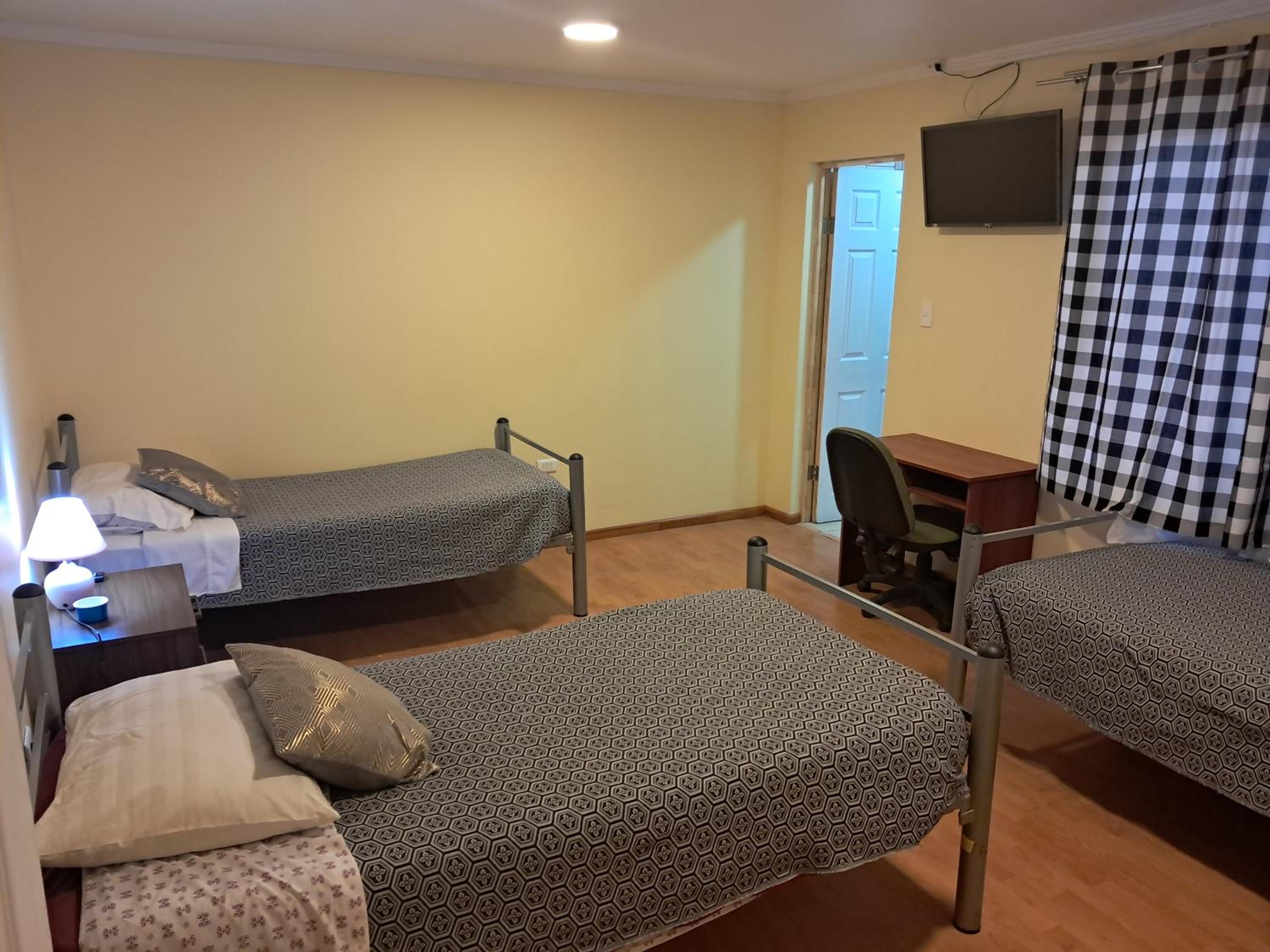 Twin Room with Bathroom photo 1