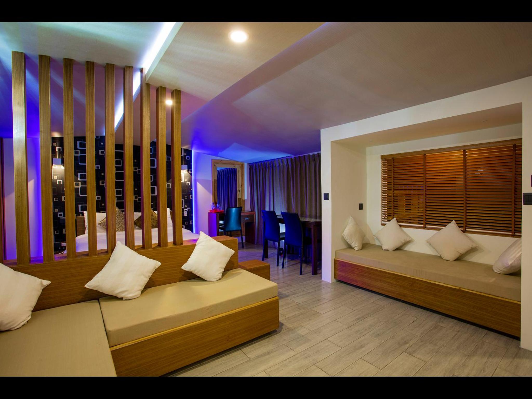 Sea View Penthouse Suite photo 2