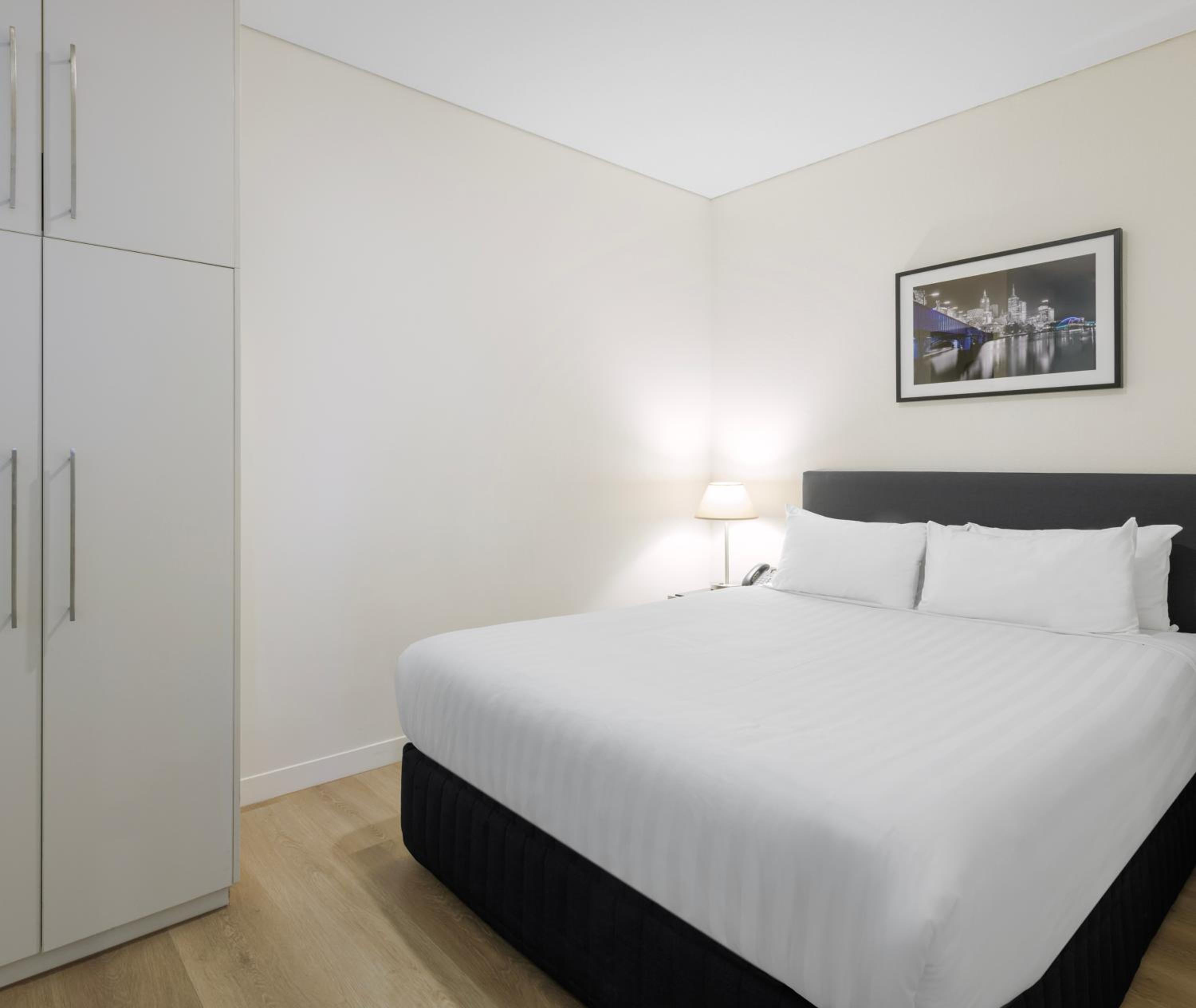 One-Bedroom Family Apartment - No Housekeeping photo 3