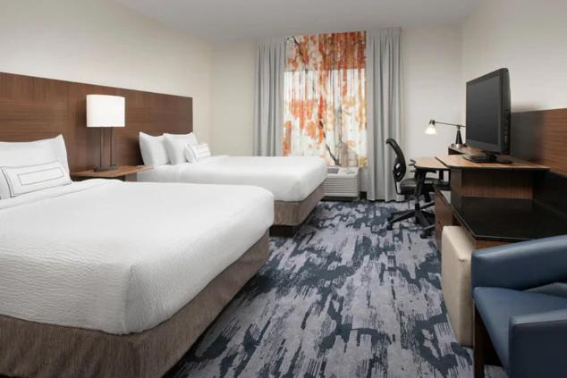 Queen Room with Two Queen Beds - Hearing Accessible photo 2