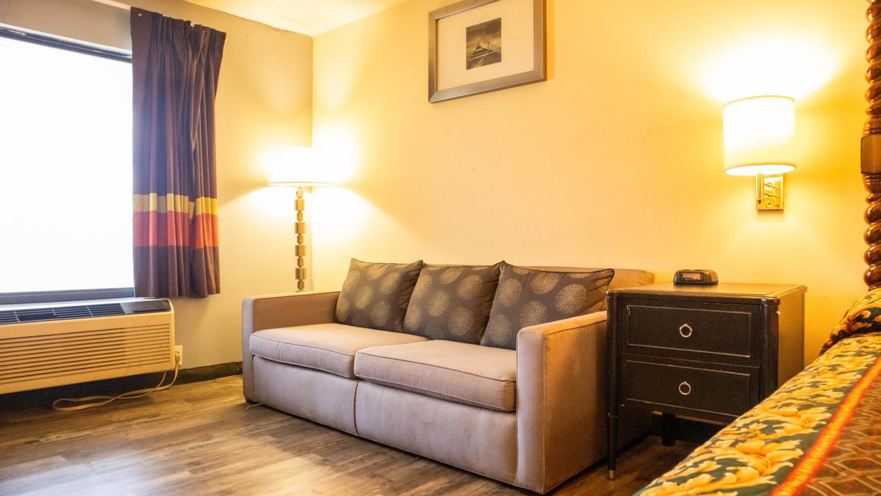 Deluxe King Room photo 3