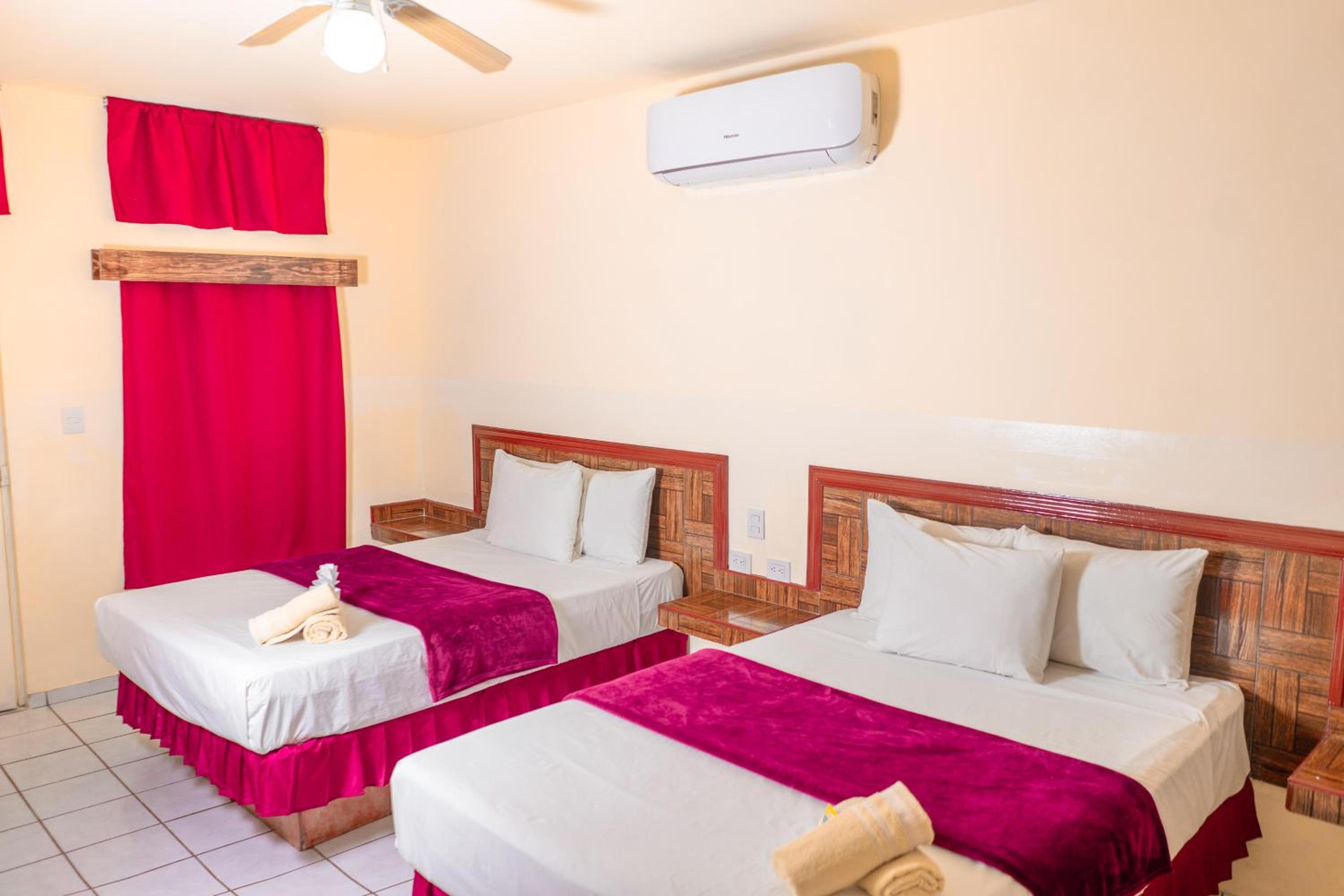 Twin Room - Photo 10