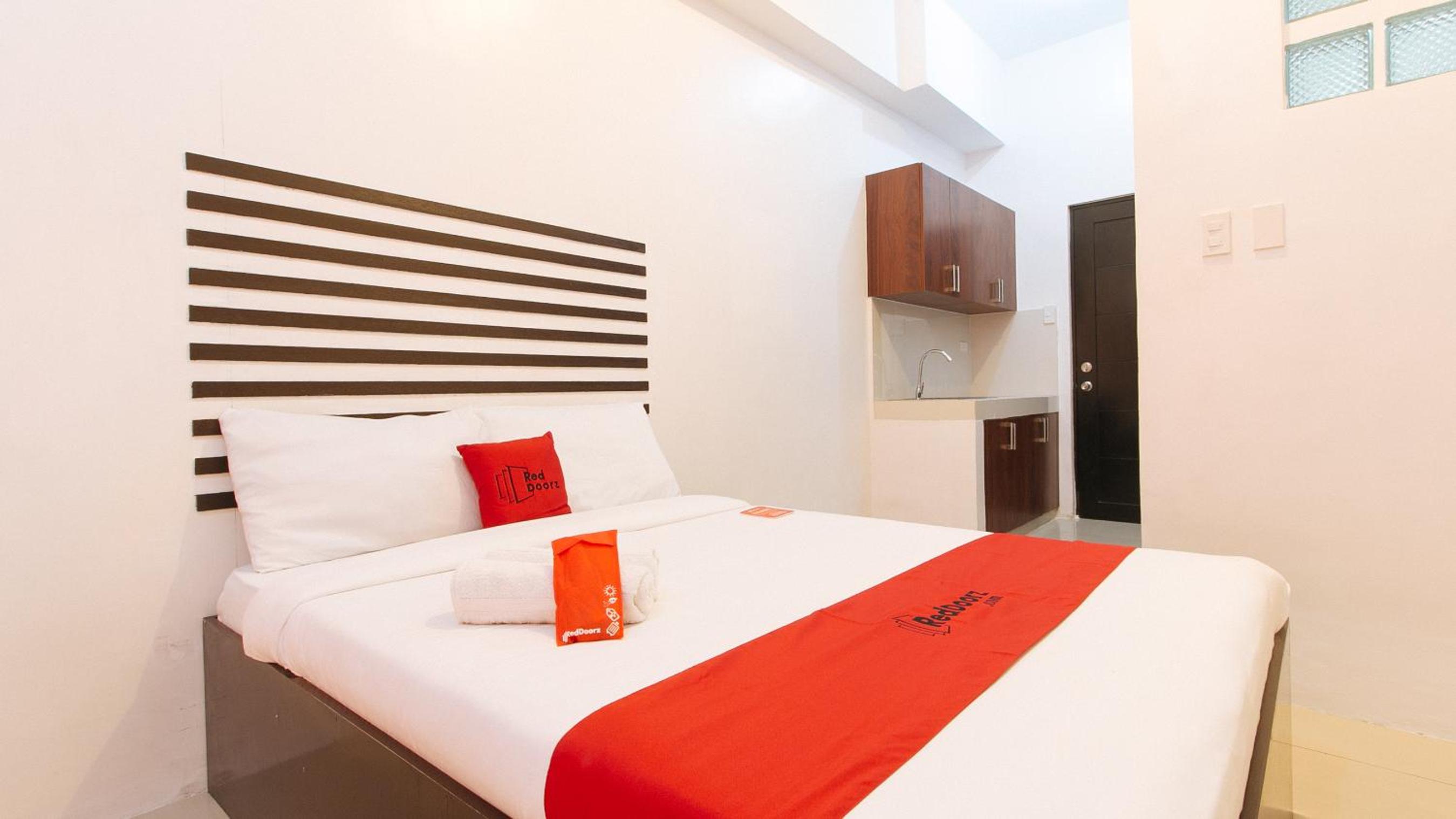 Double Room - Photo 6
