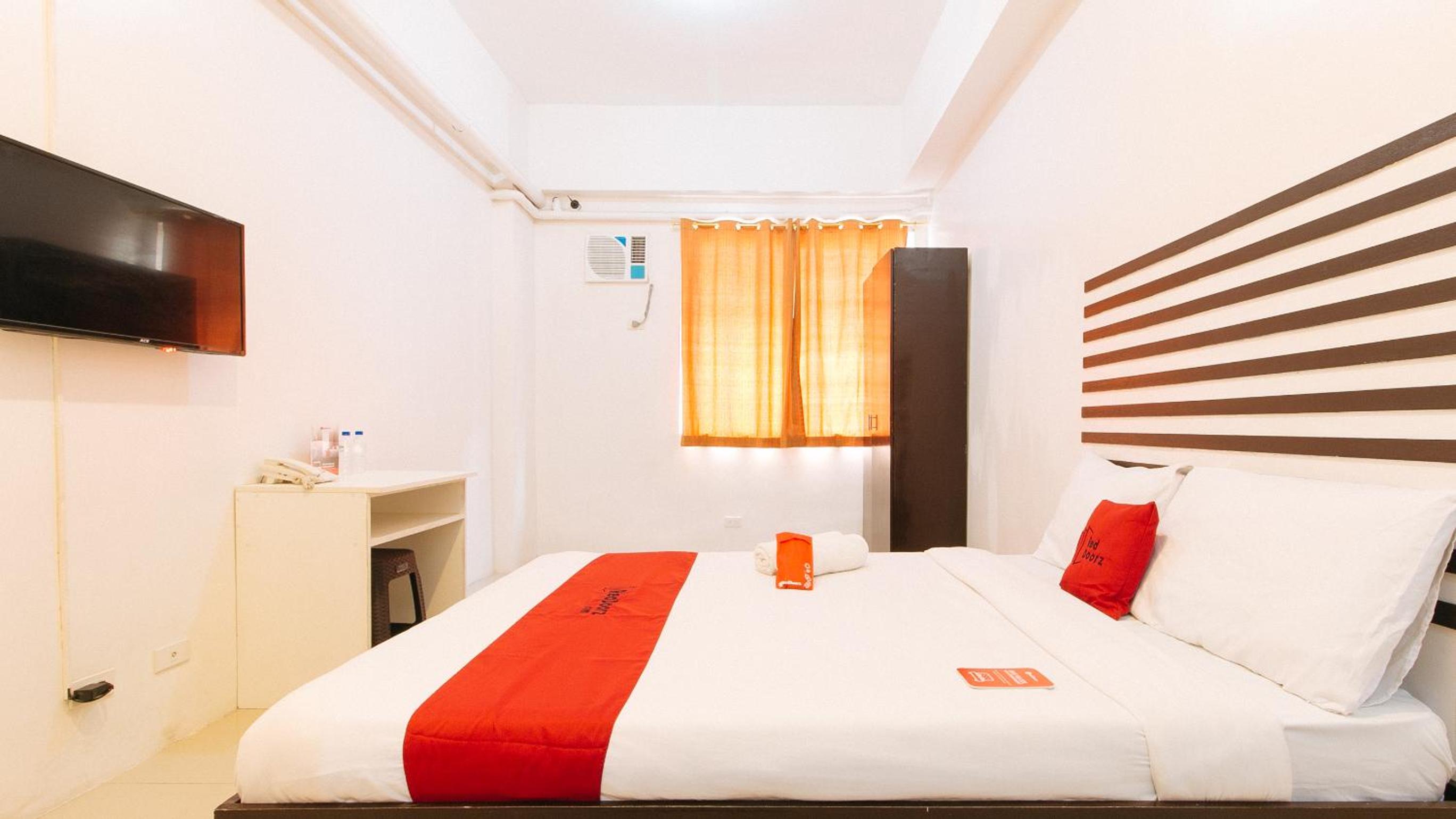 Double Room - Photo 15
