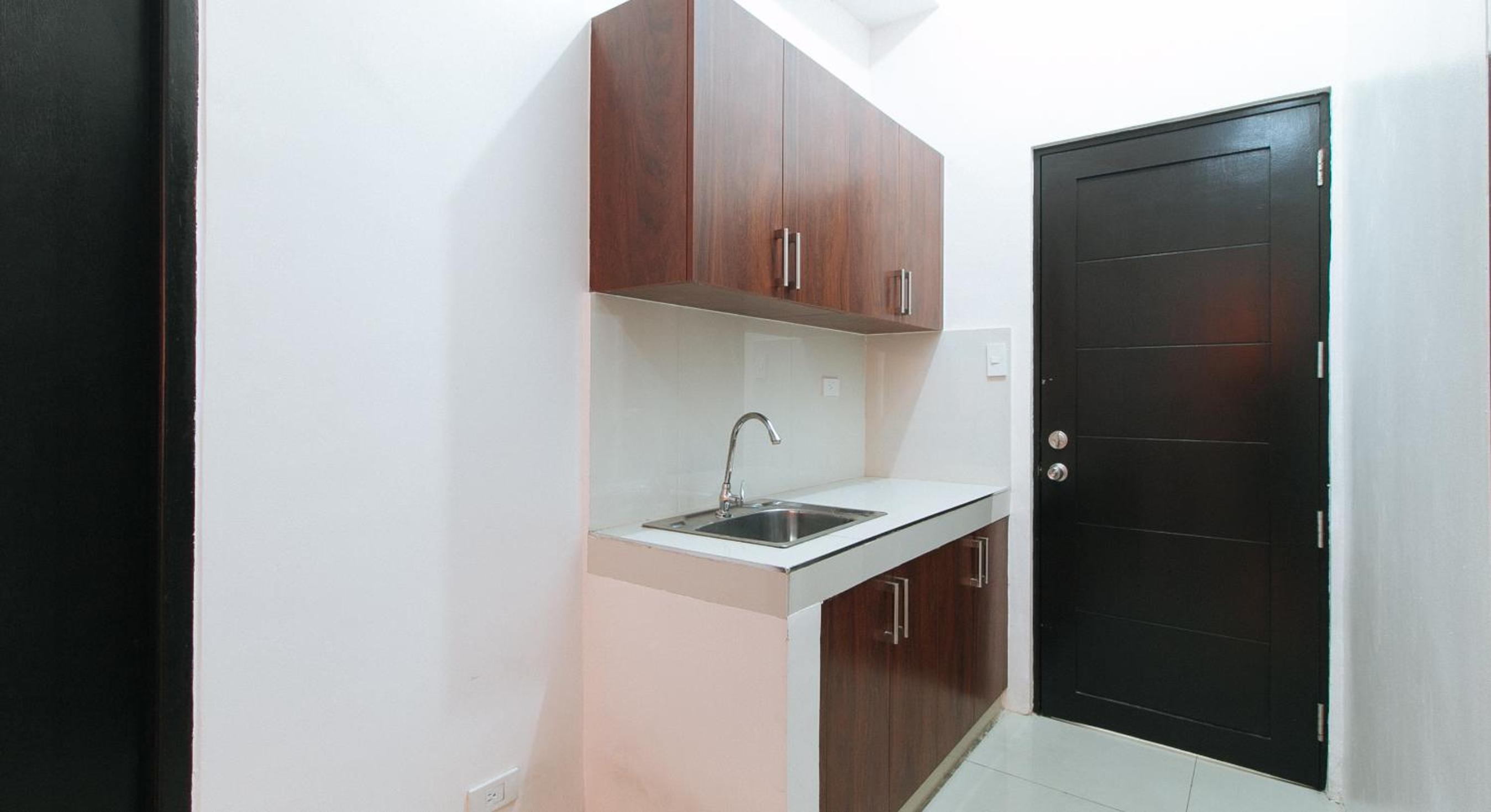 Deluxe Room - Photo 5