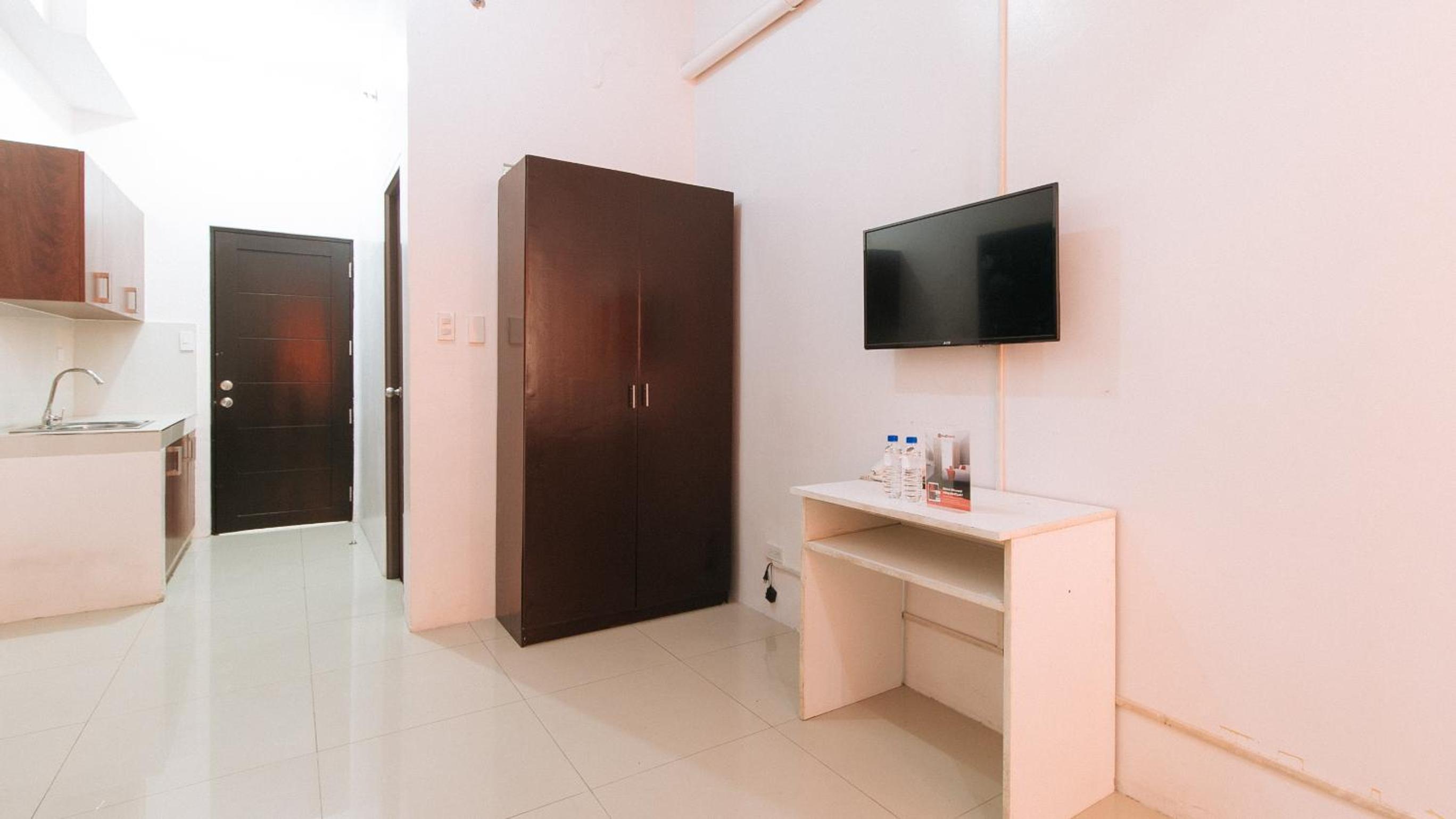 Deluxe Room - Photo 9