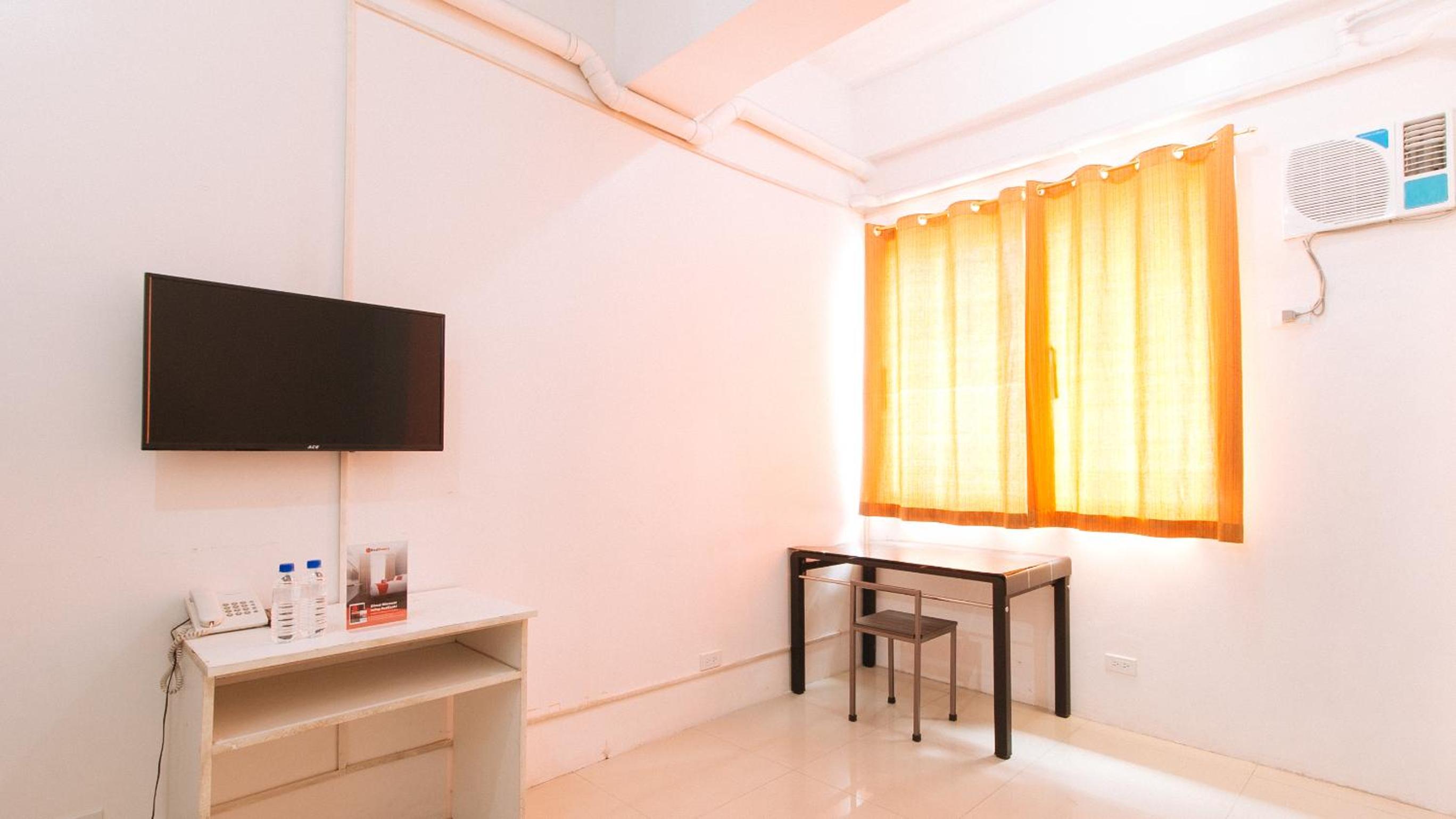 Deluxe Room - Photo 3