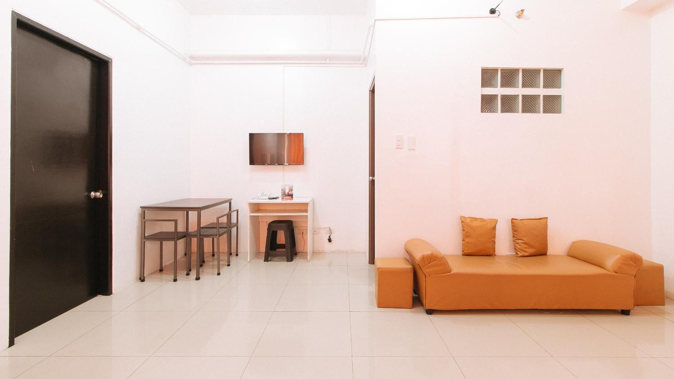 Family Room - Photo 21