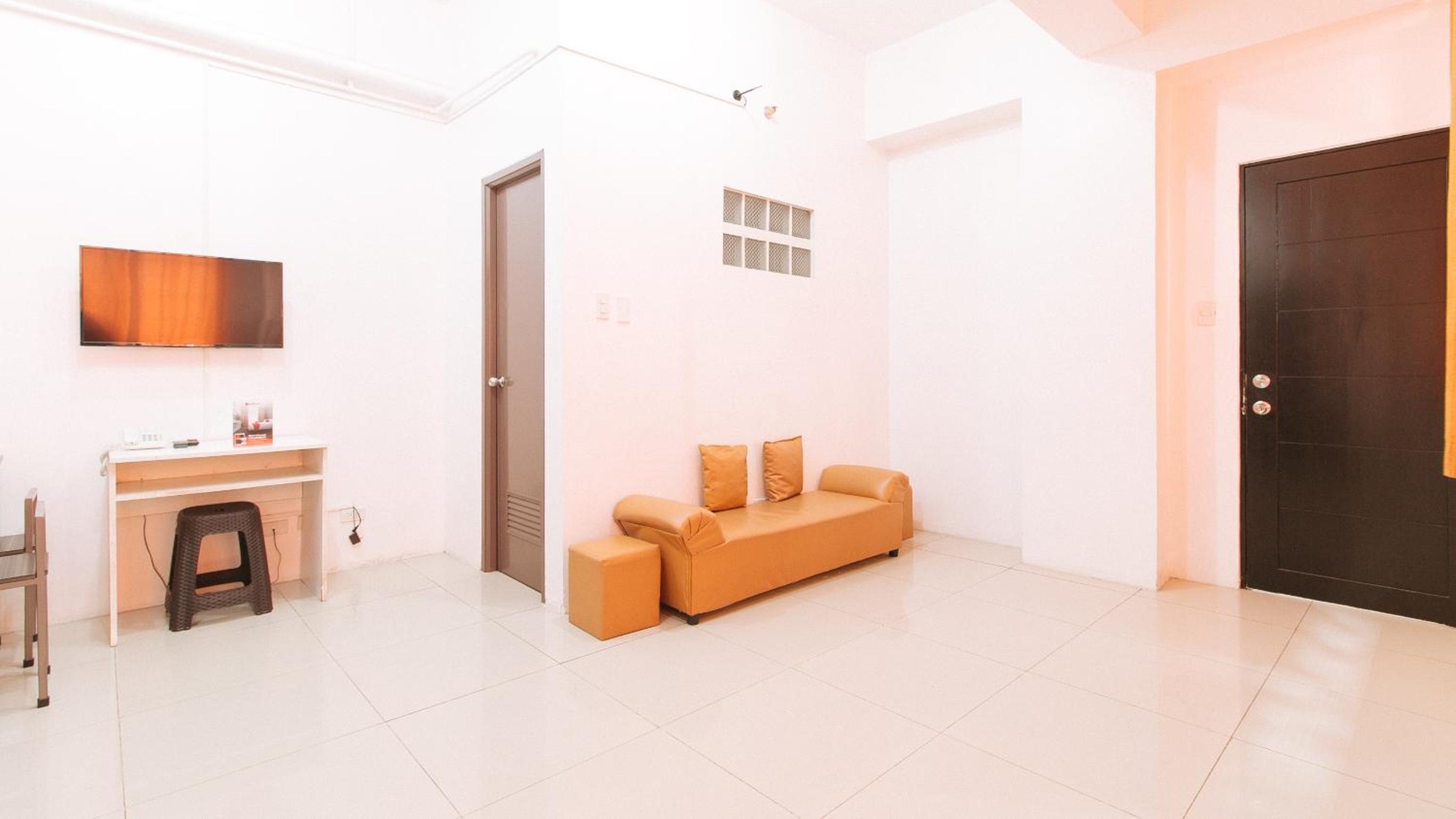 Family Room - Photo 19