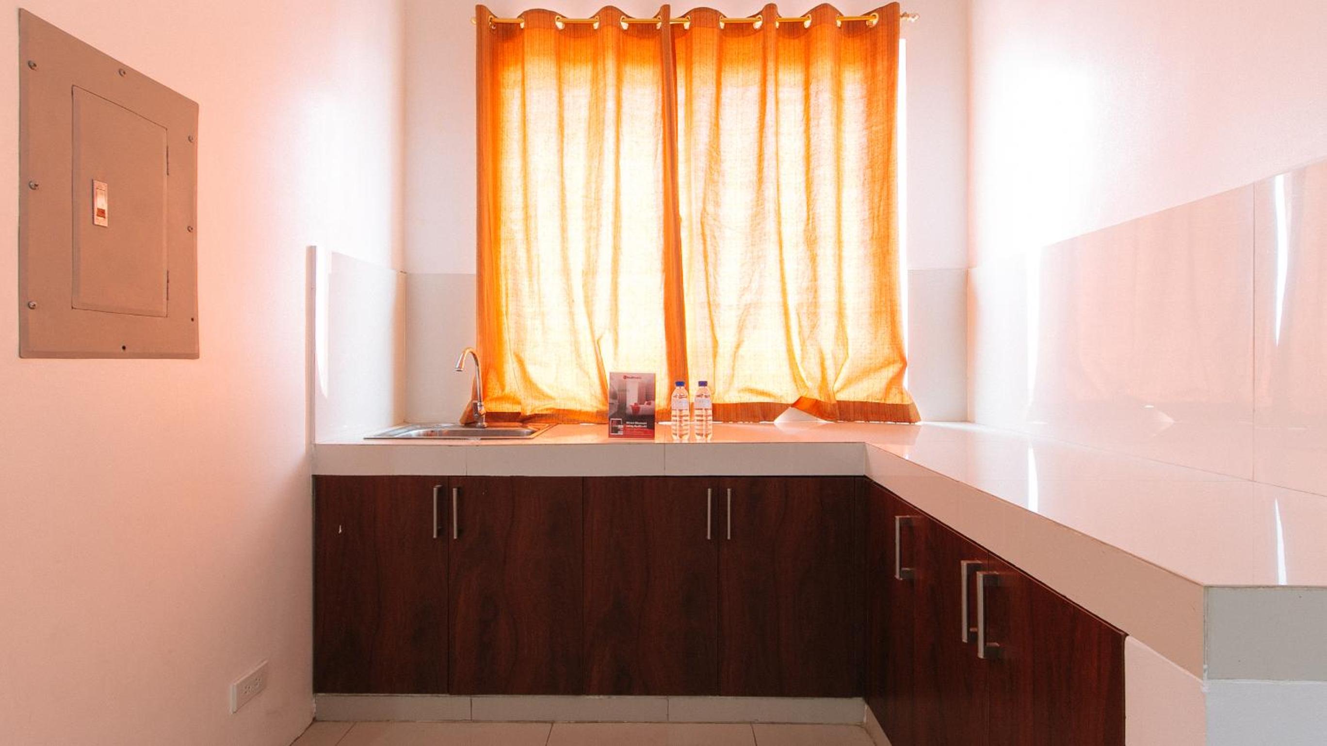 Family Room - Photo 25