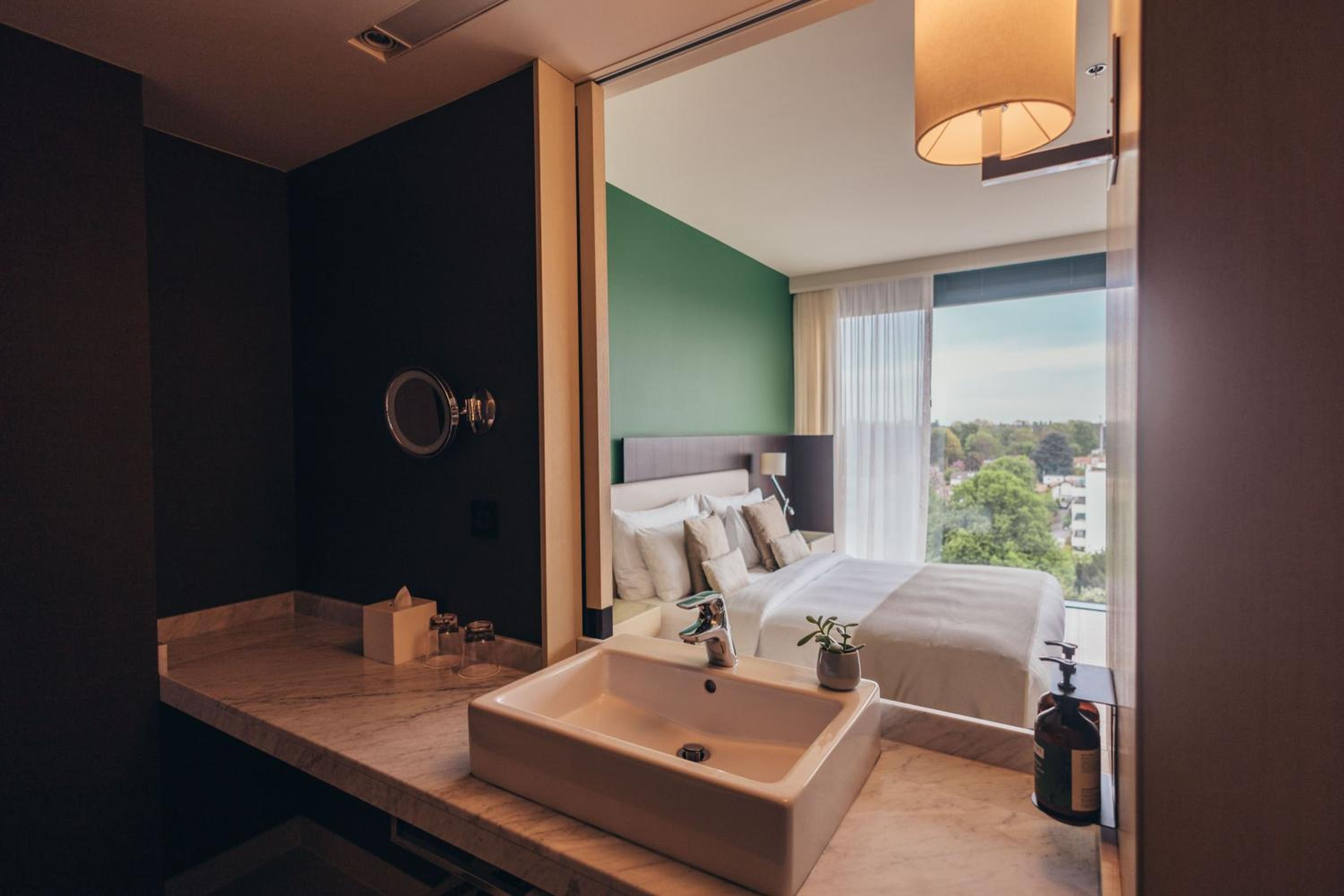 Premium King Room - Club Lounge Access