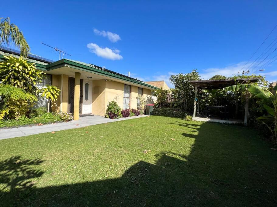 Four-Bedroom House photo 2