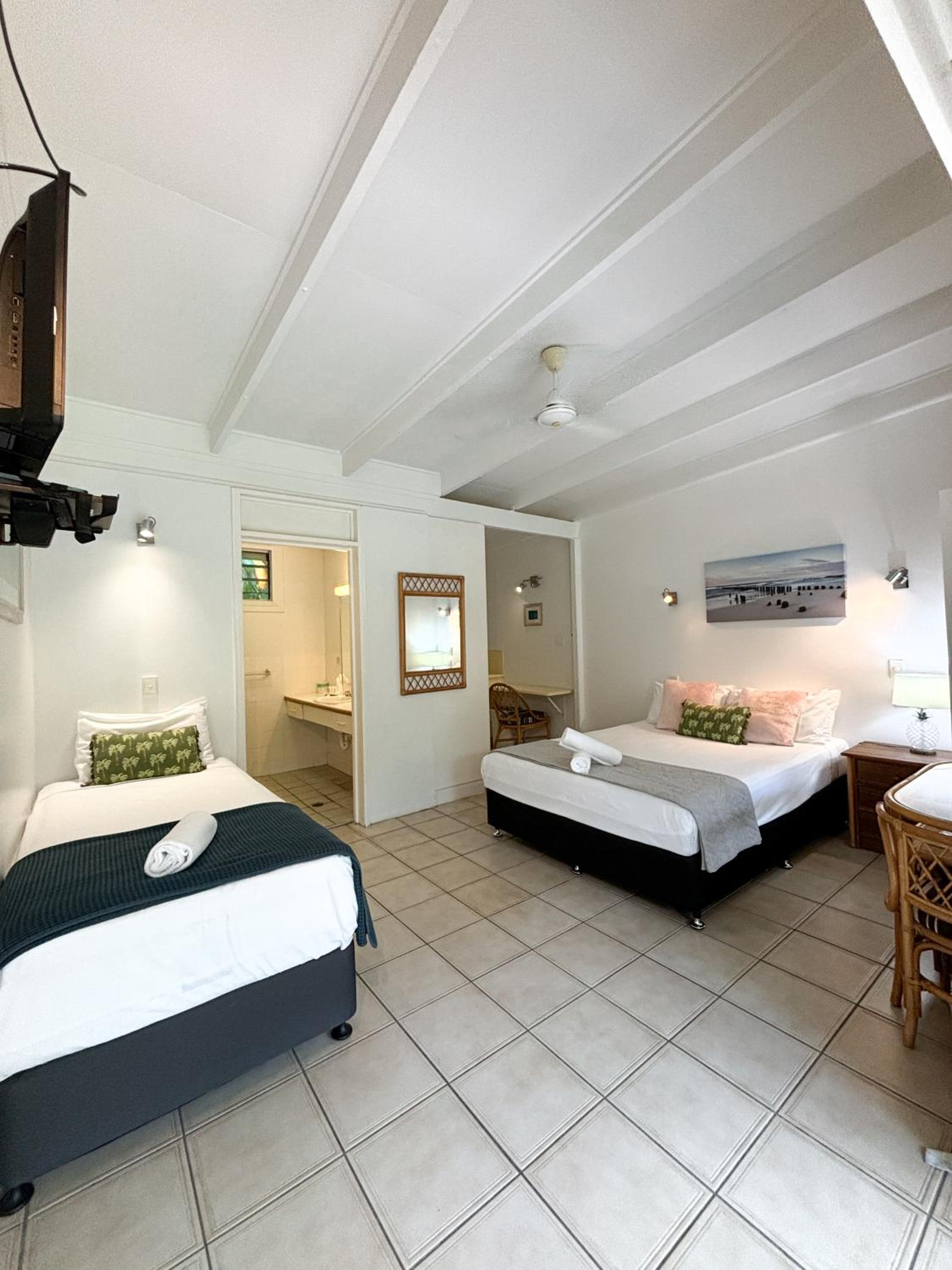 Standard Twin Room photo 3