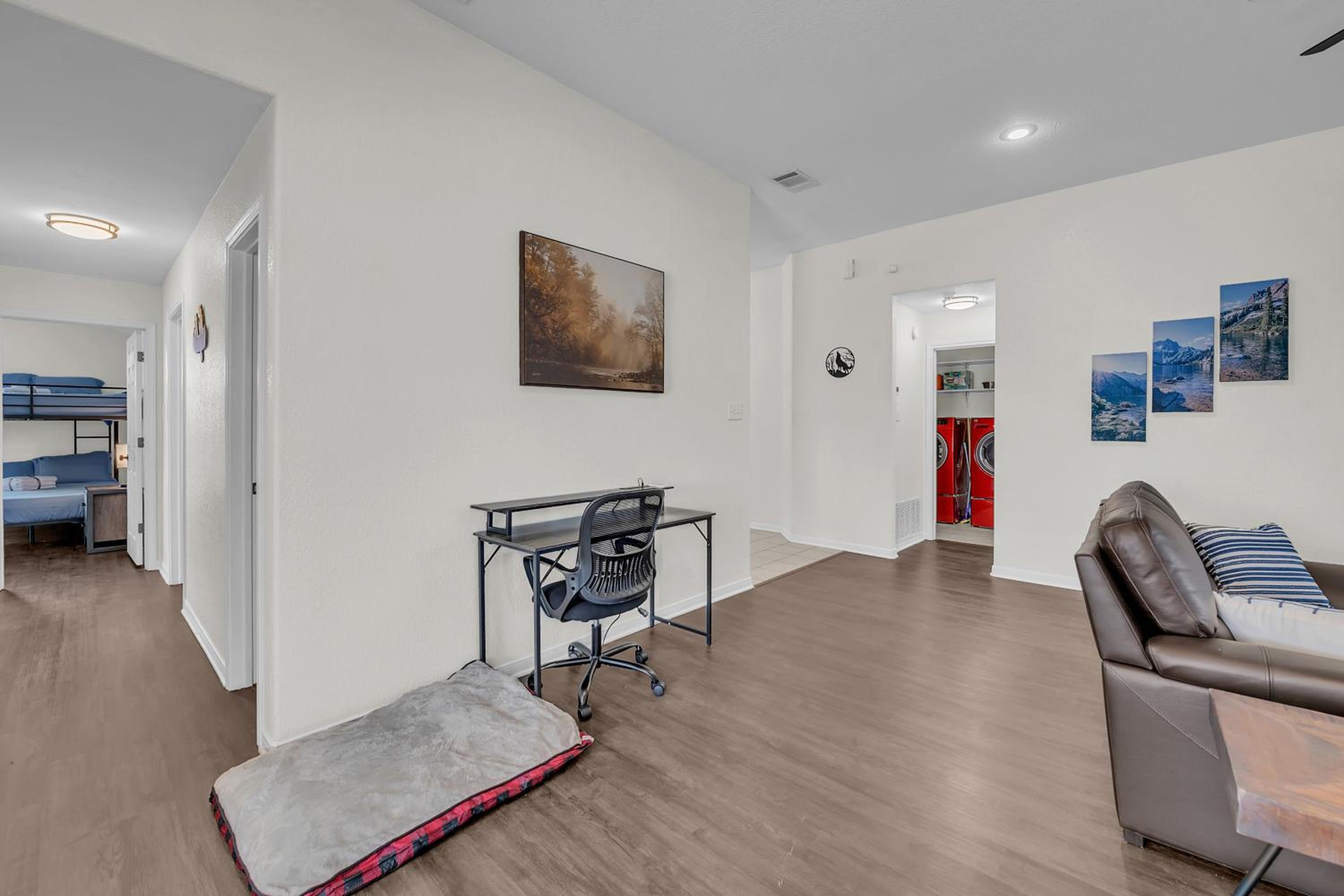 Four-Bedroom House photo 3
