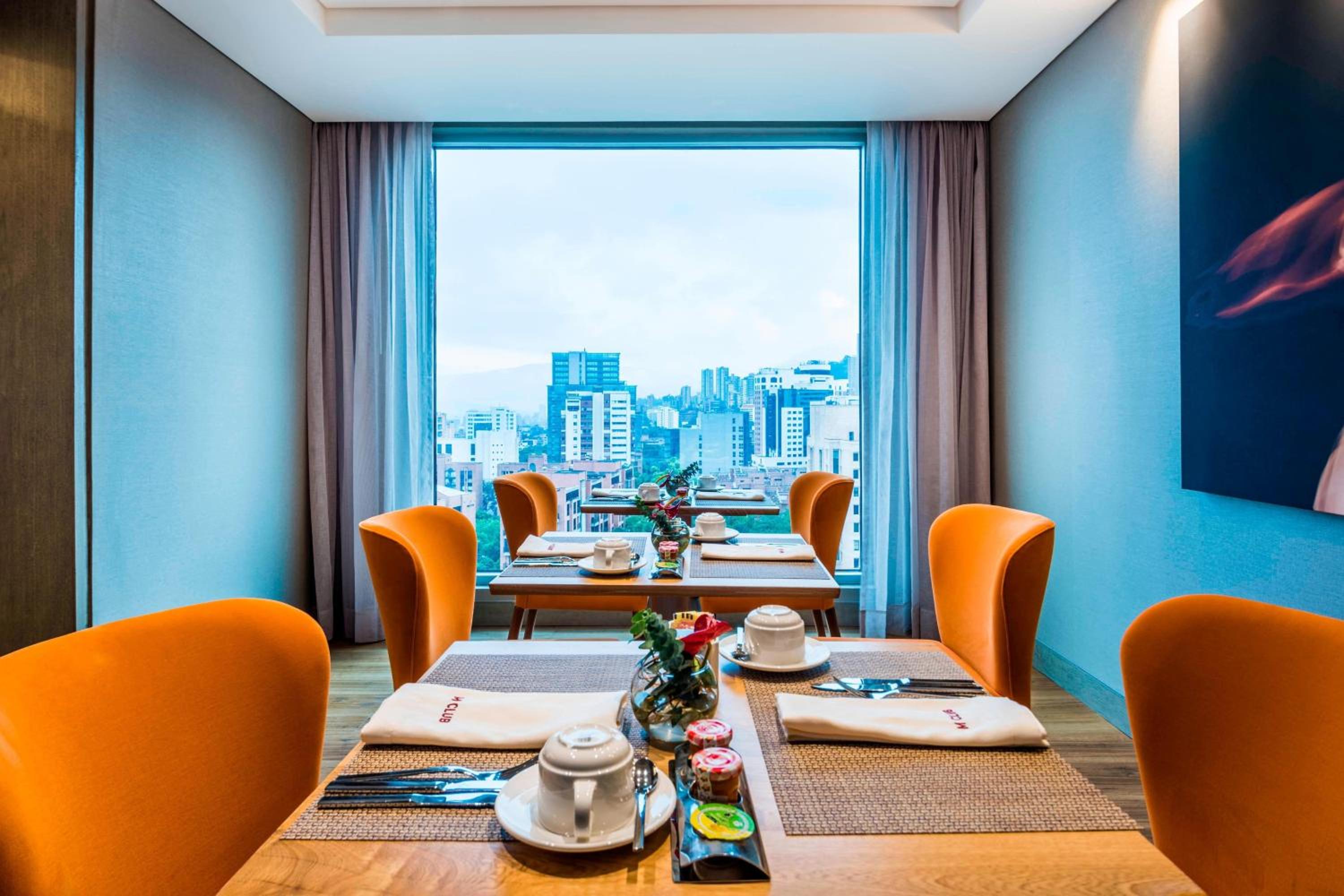 King Room - Concierge Level - Pool View