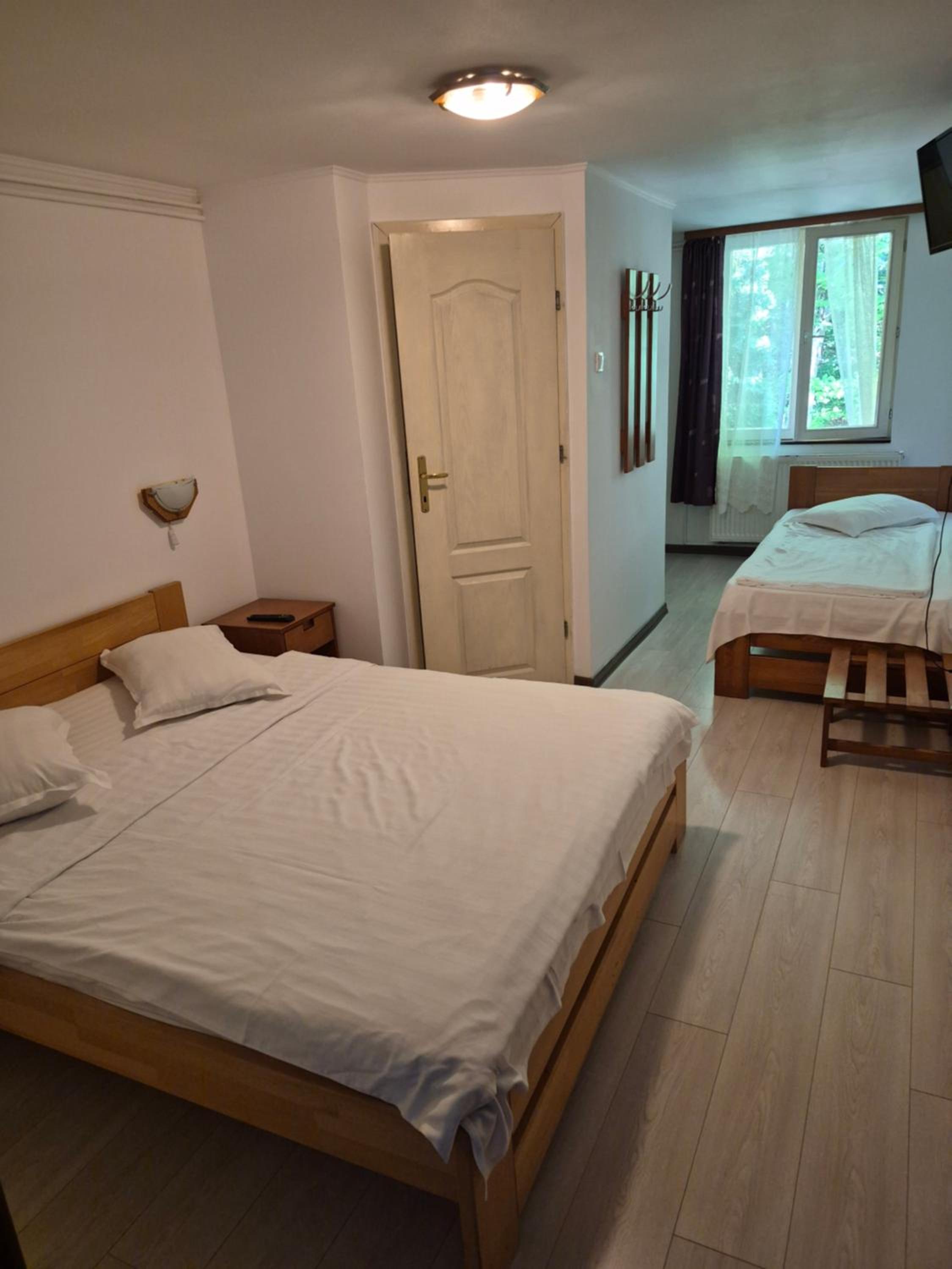 Triple Room with Bathroom photo 2
