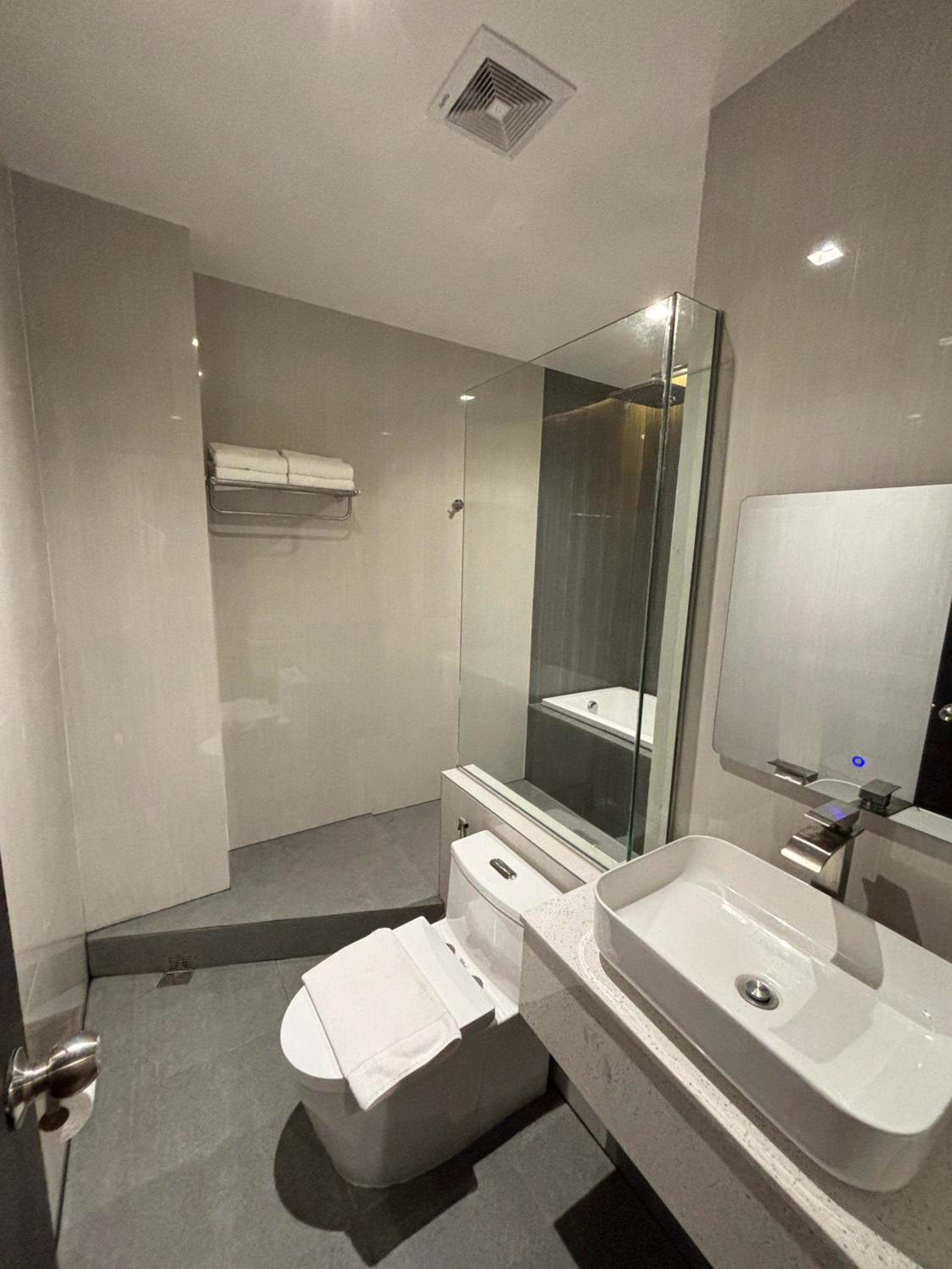 Suite with Balcony photo 1