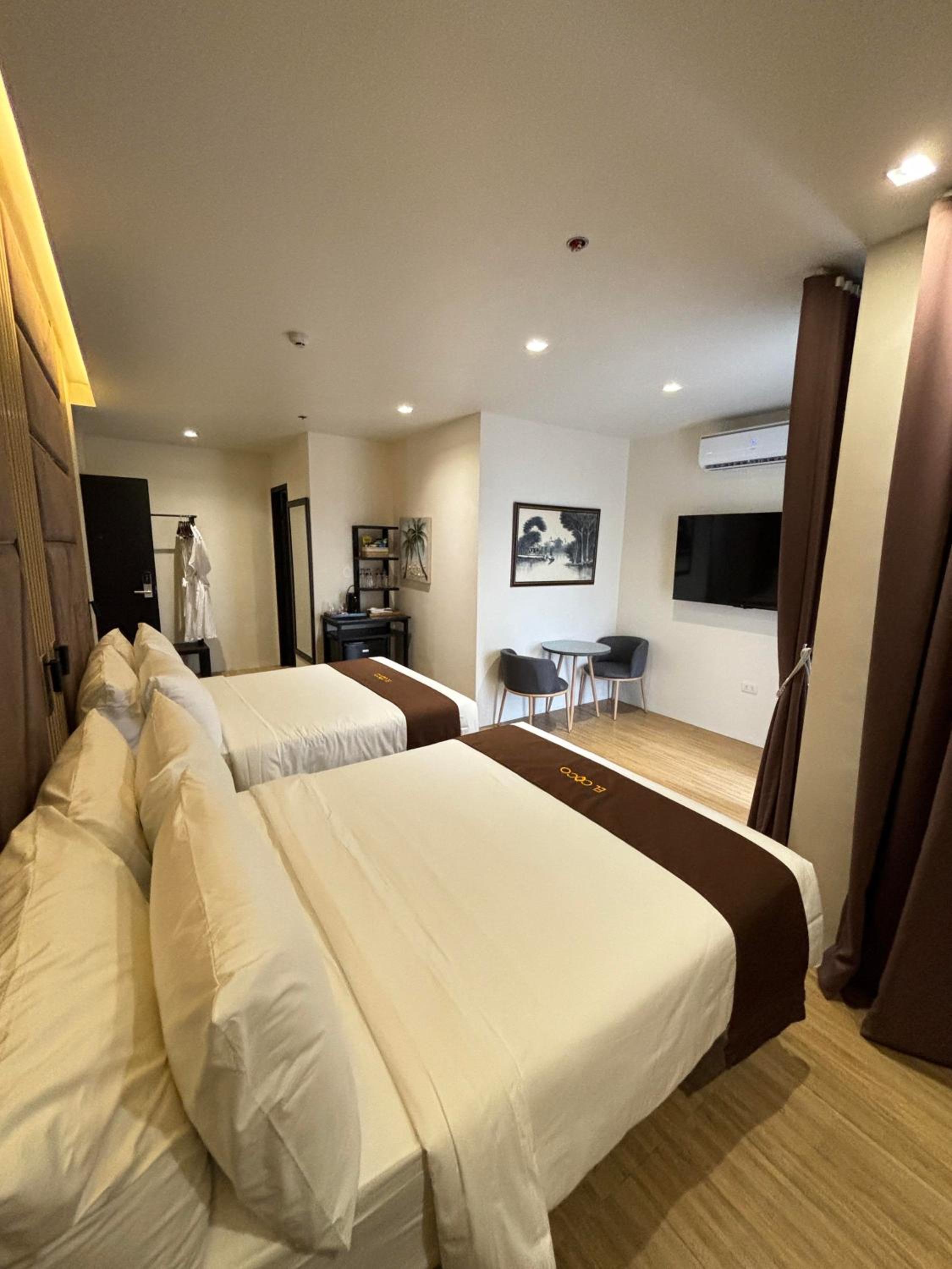Suite with Balcony photo 3