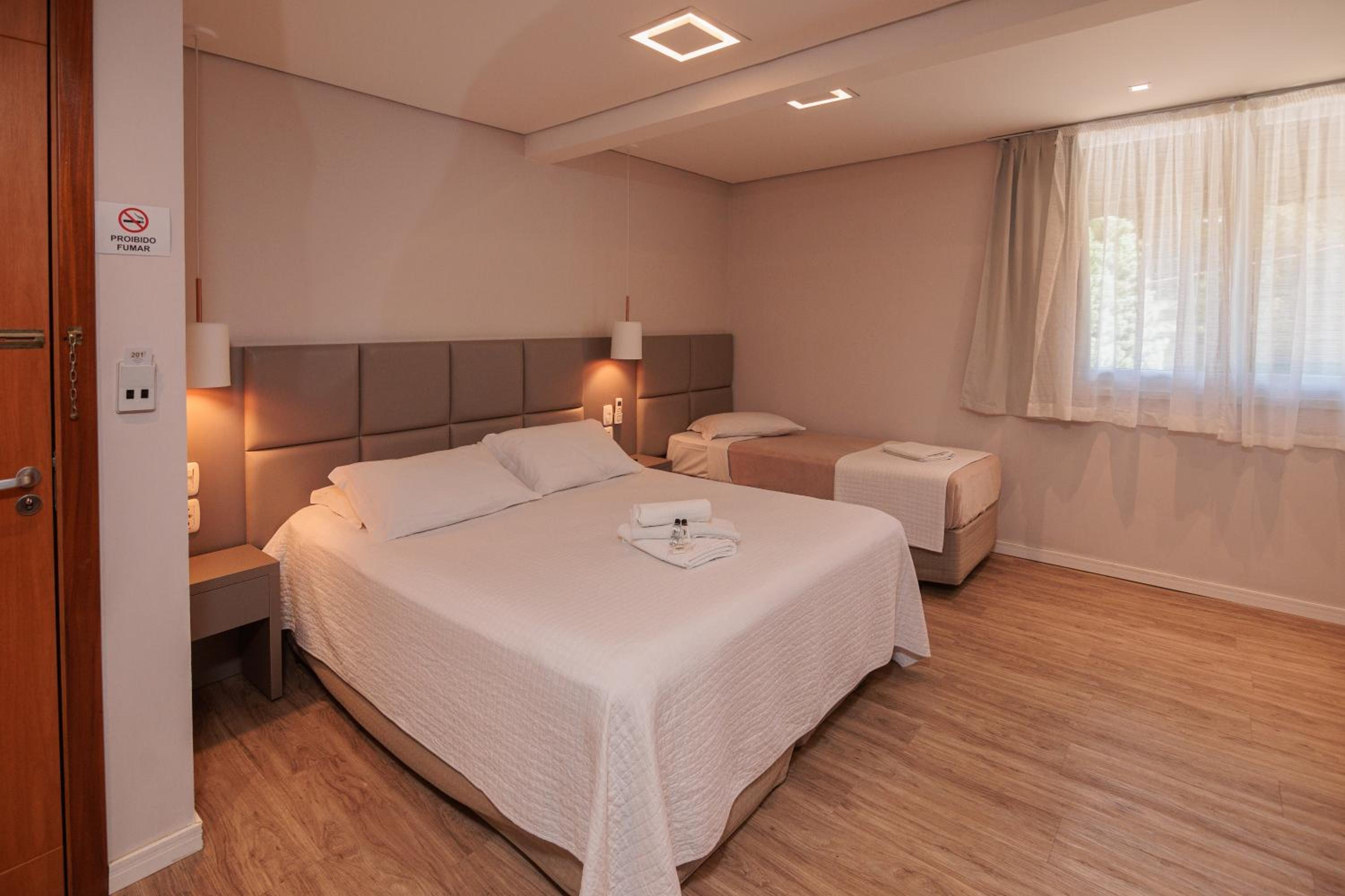 Triple Room with Bath photo 1