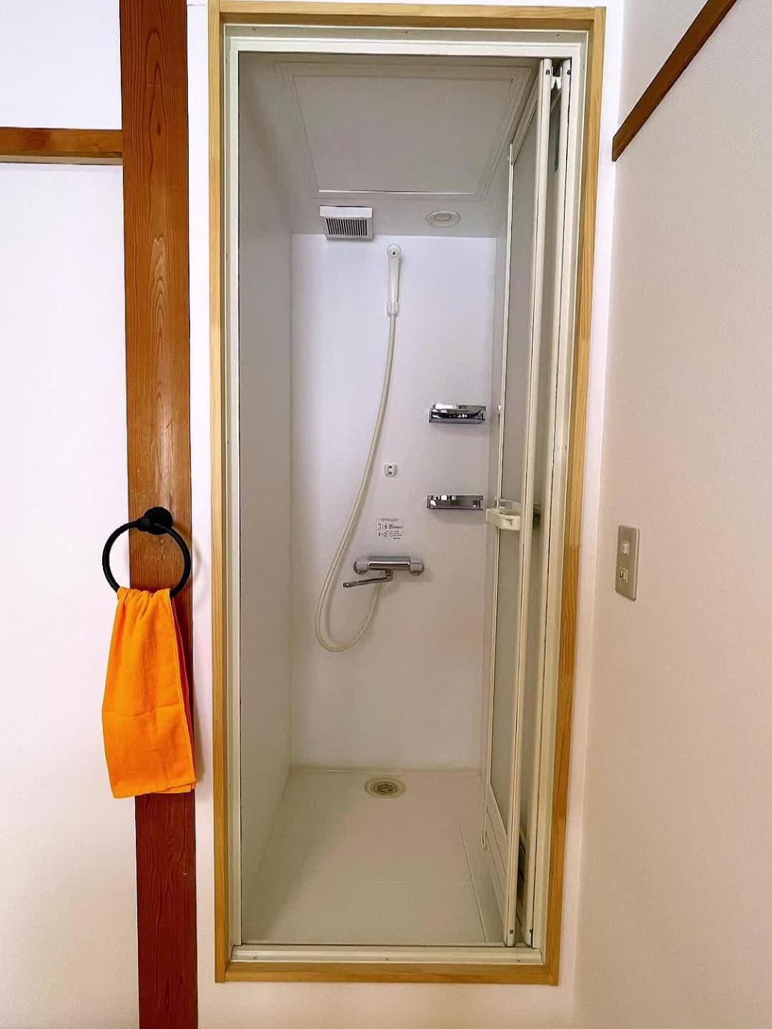 Twin Room with Shower photo 3