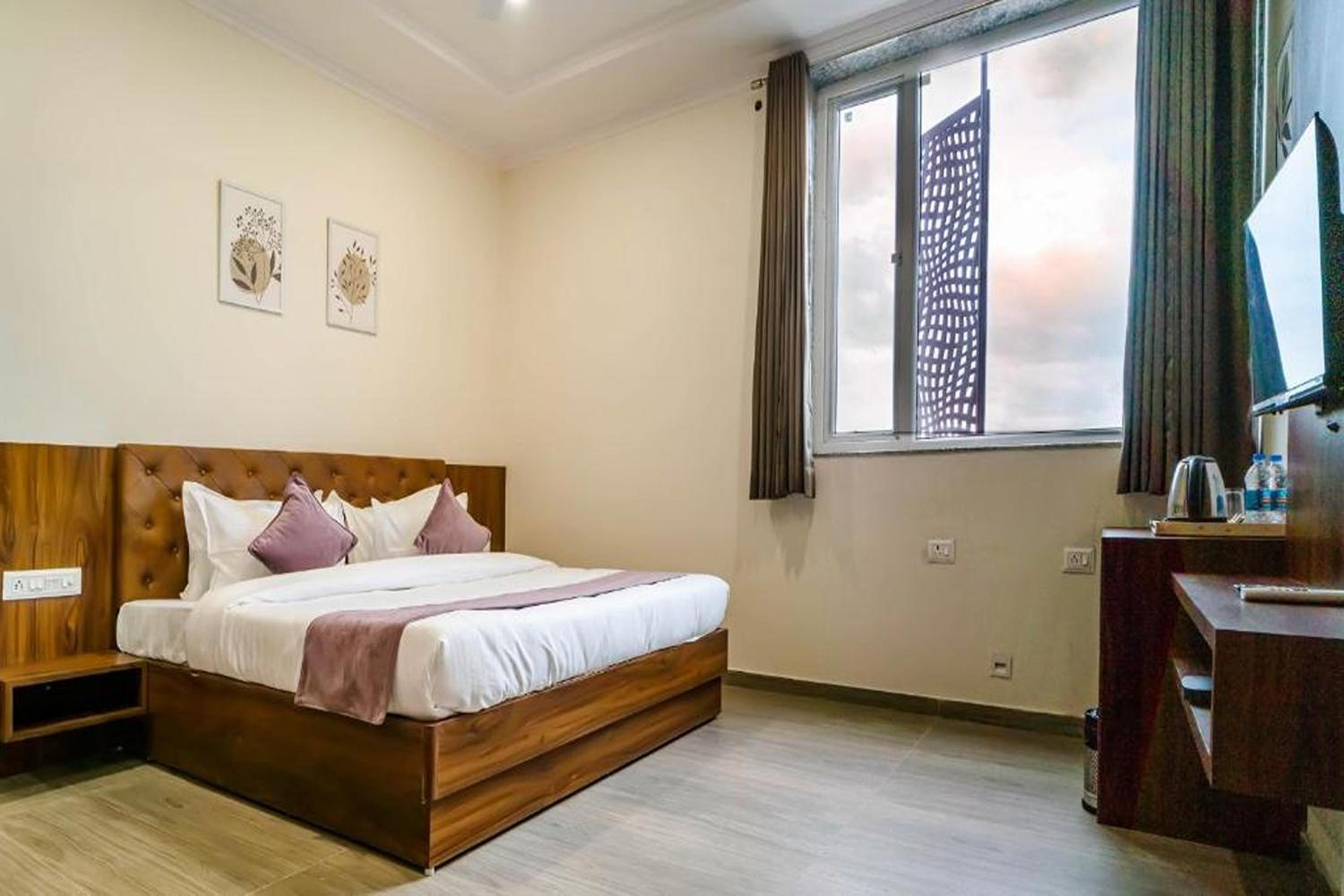 Superior King Room