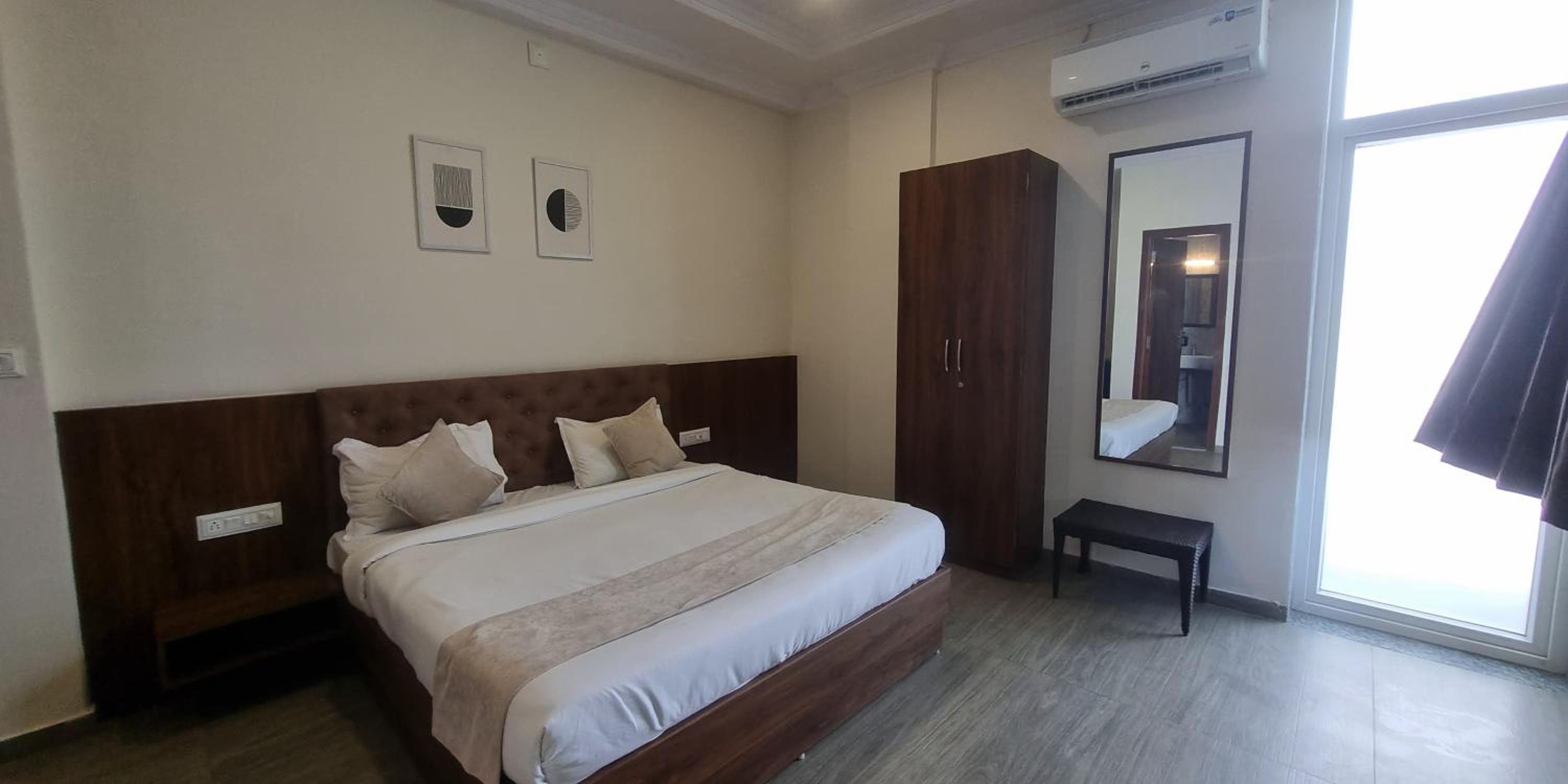 Deluxe Double Room With Balcony