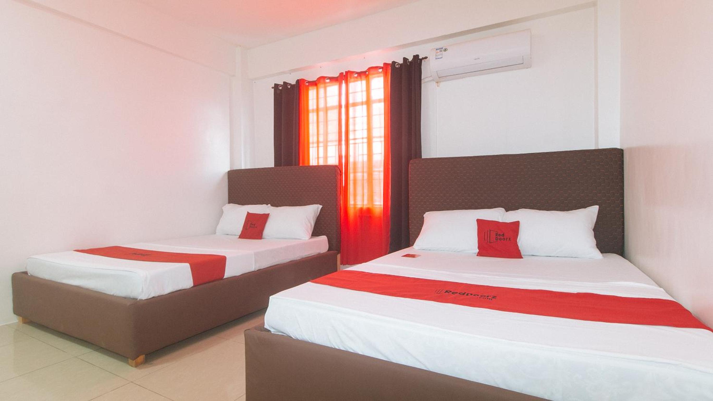 Quadruple Room - Photo 13