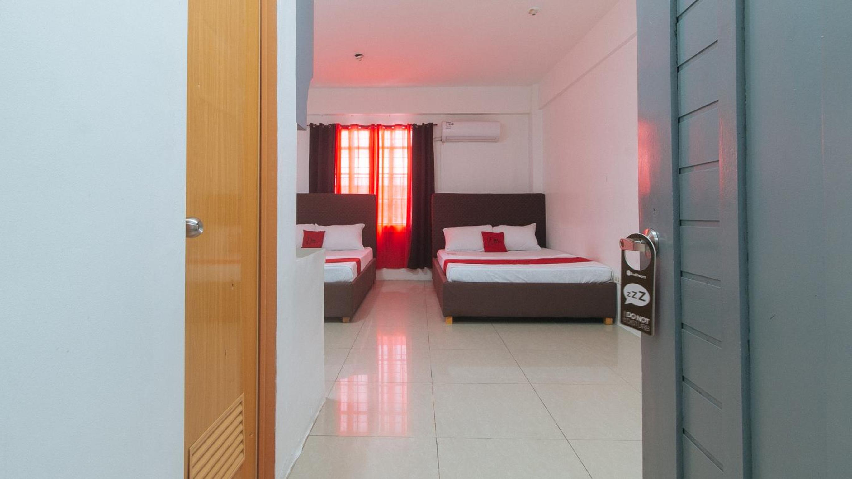 Quadruple Room - Photo 8
