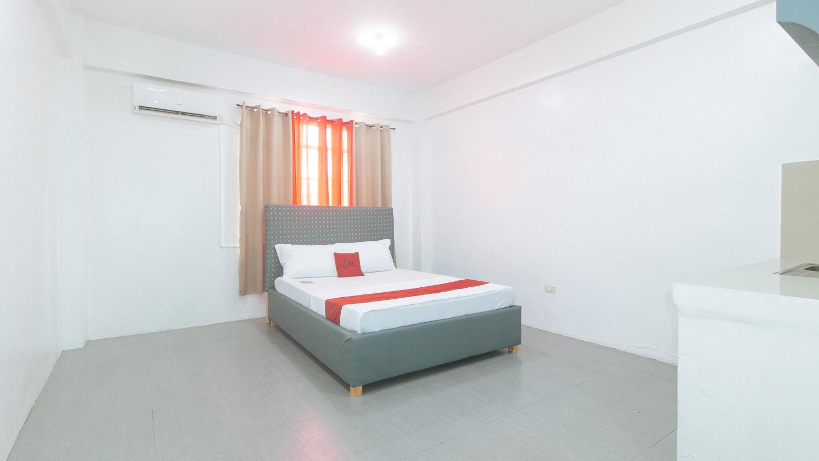Deluxe Room - Photo 7