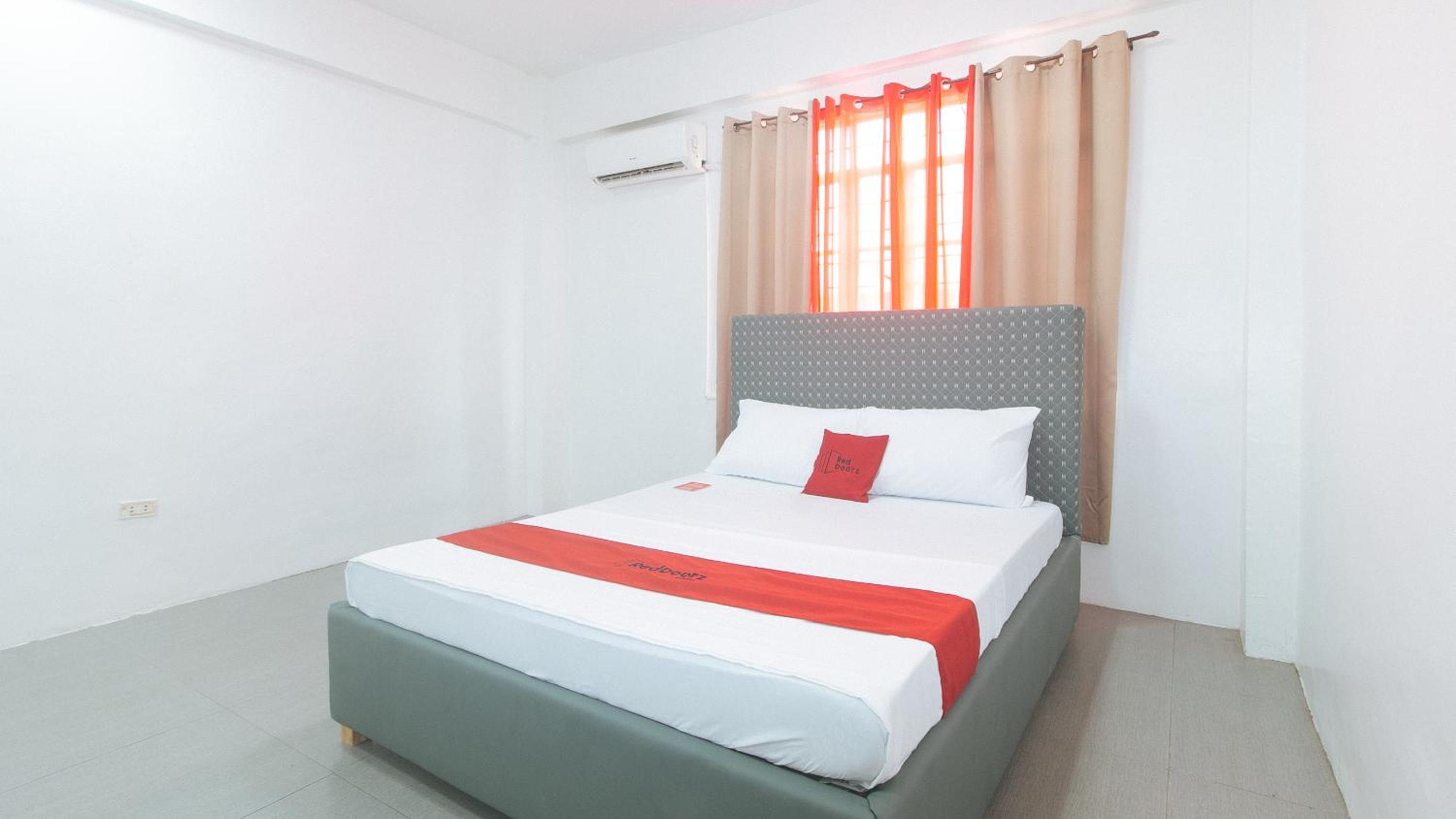 Deluxe Room - Photo 1