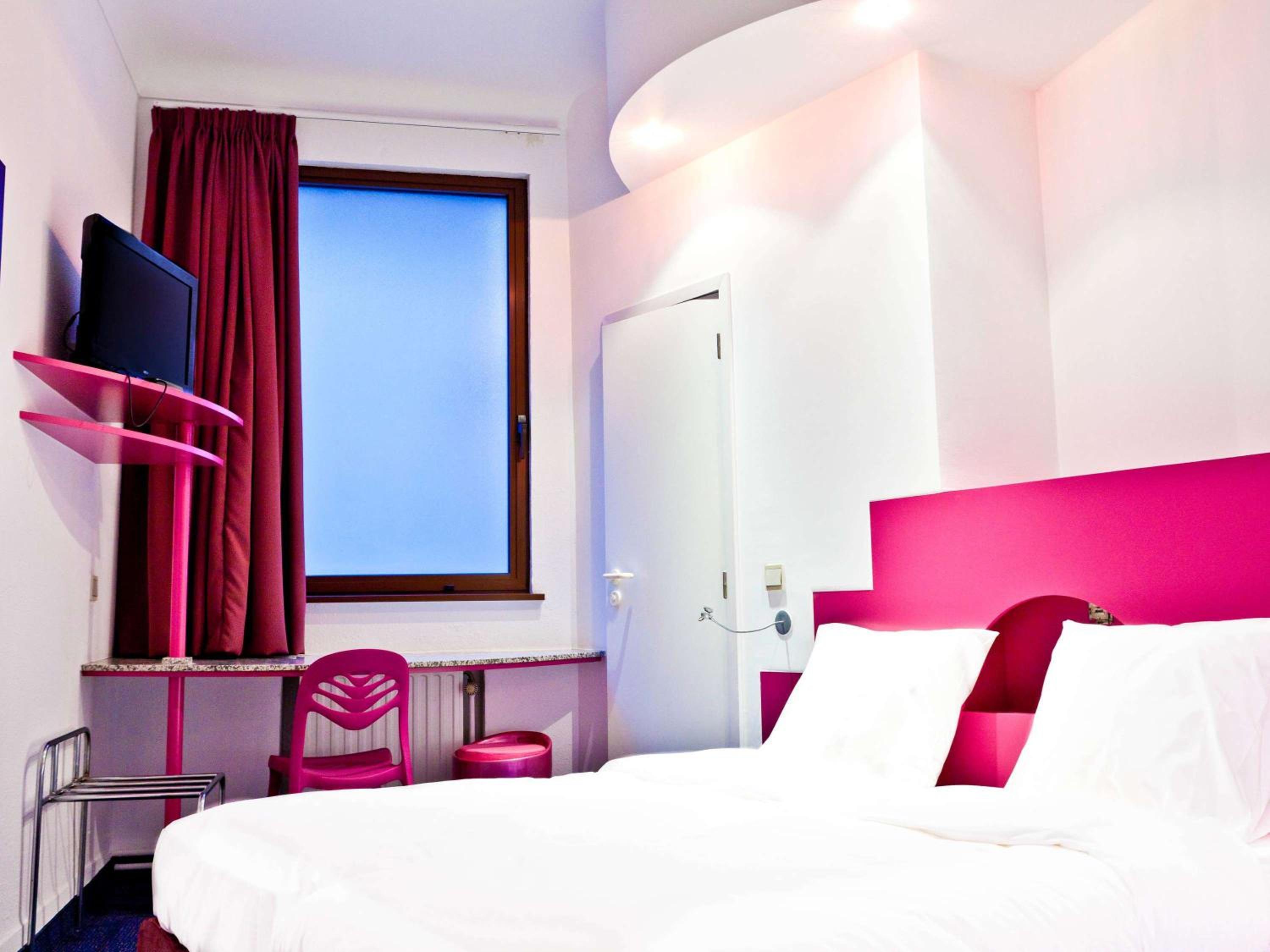 Standard Double Room - Photo 6