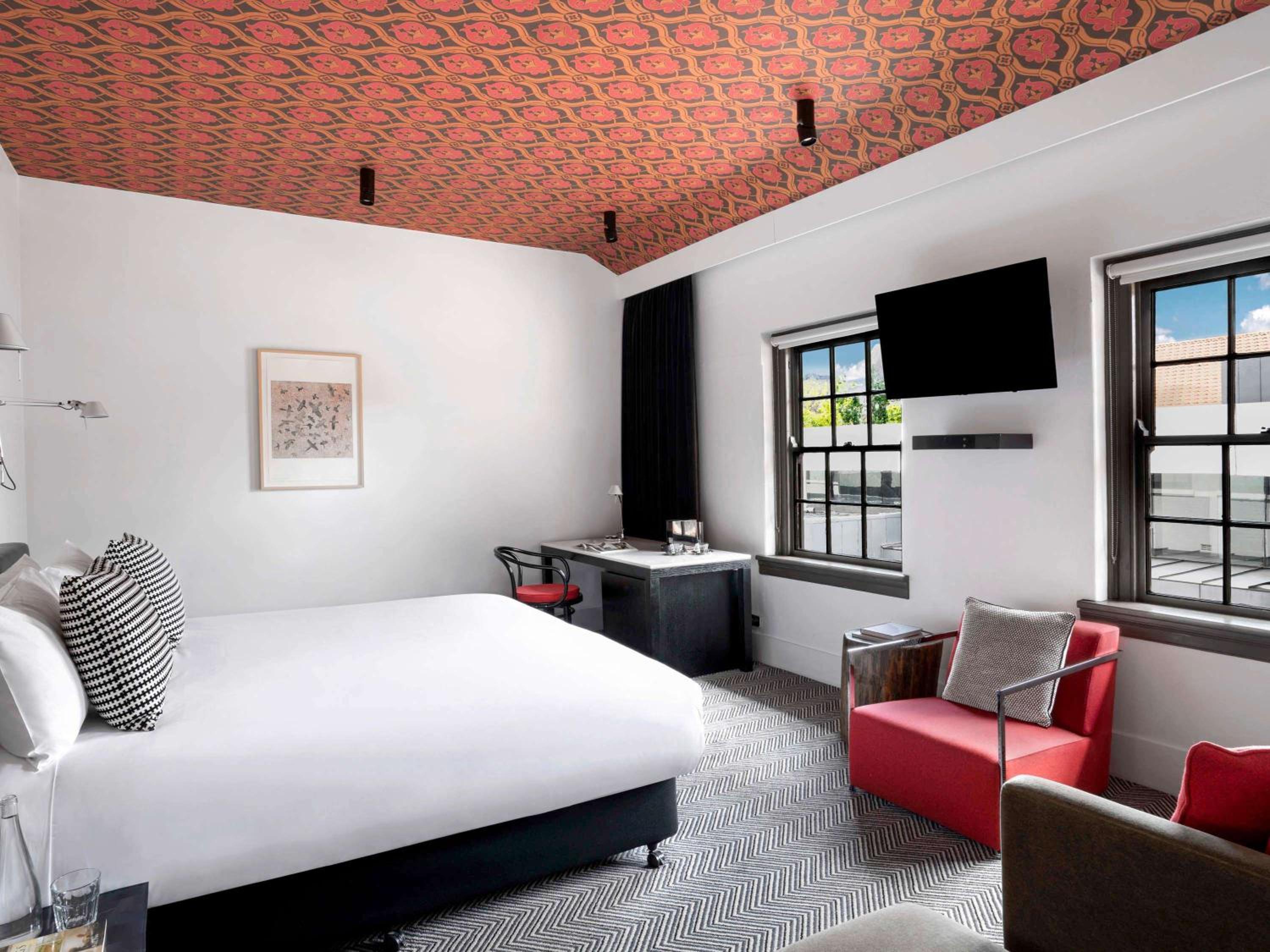 Superior King Room - Photo 4