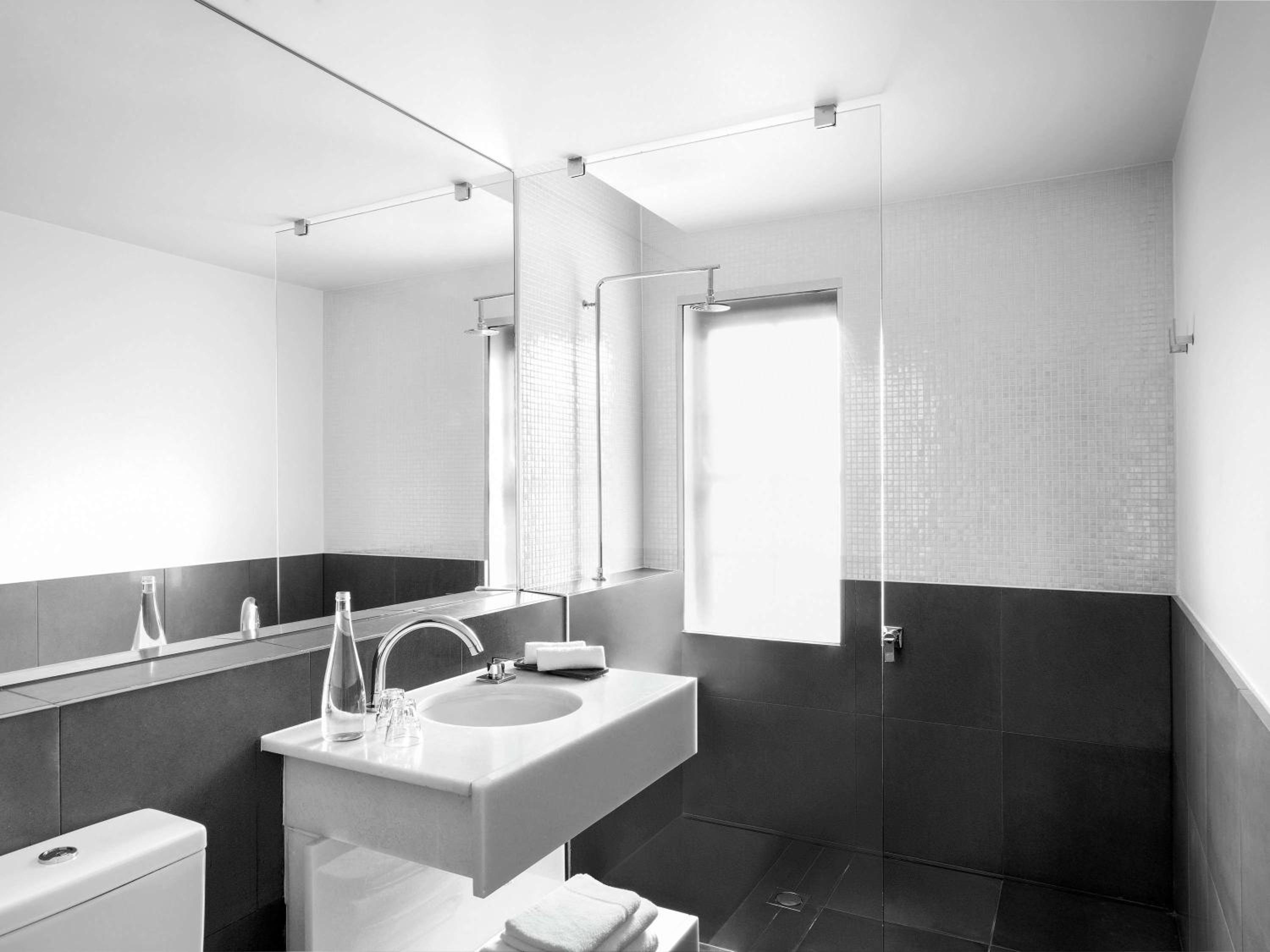 Superior King Room - Photo 8