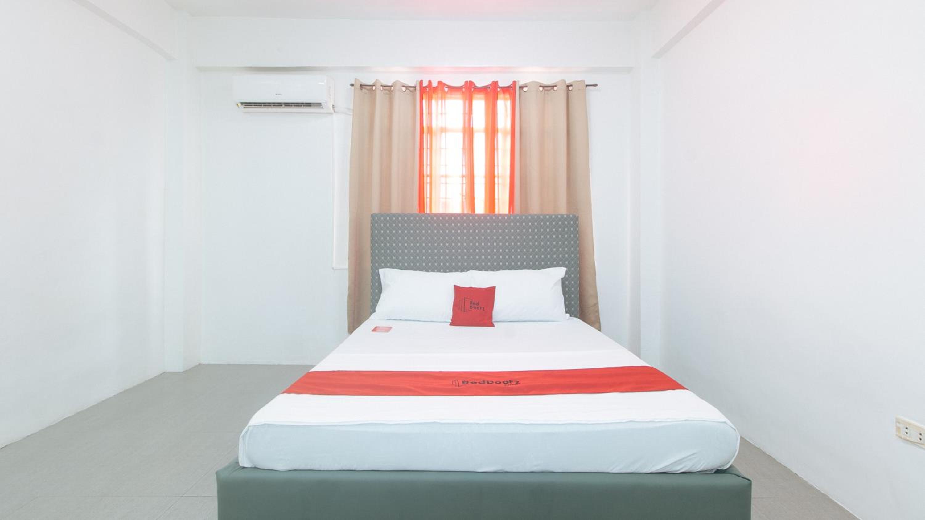 Deluxe Room - Photo 3