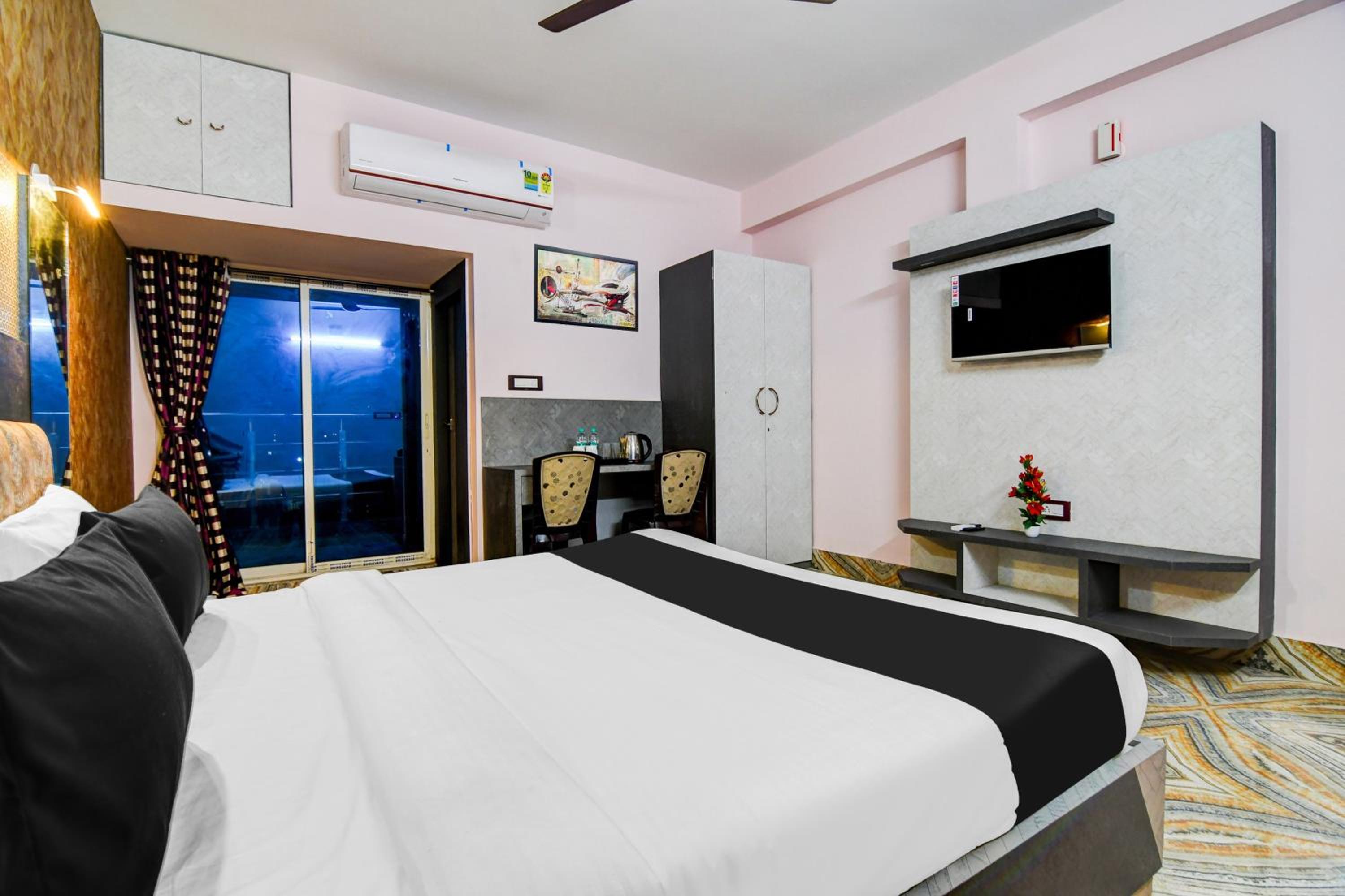 Classic Triple Room photo 1