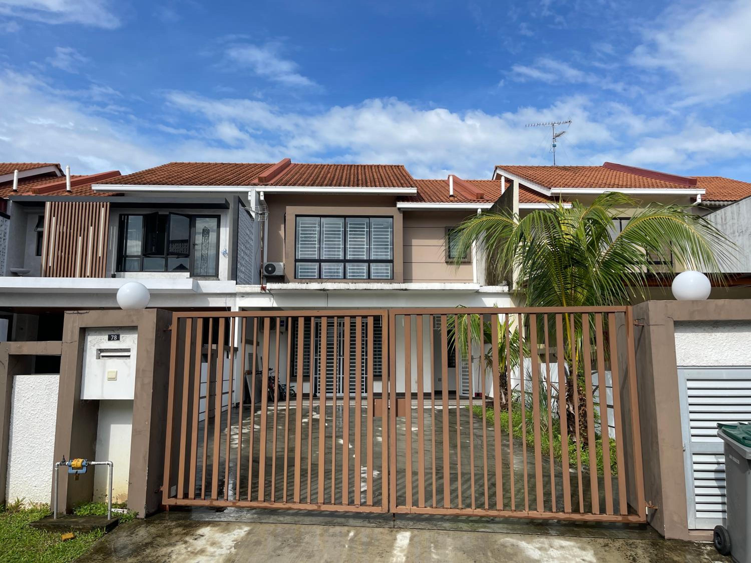 Four-Bedroom House photo 1