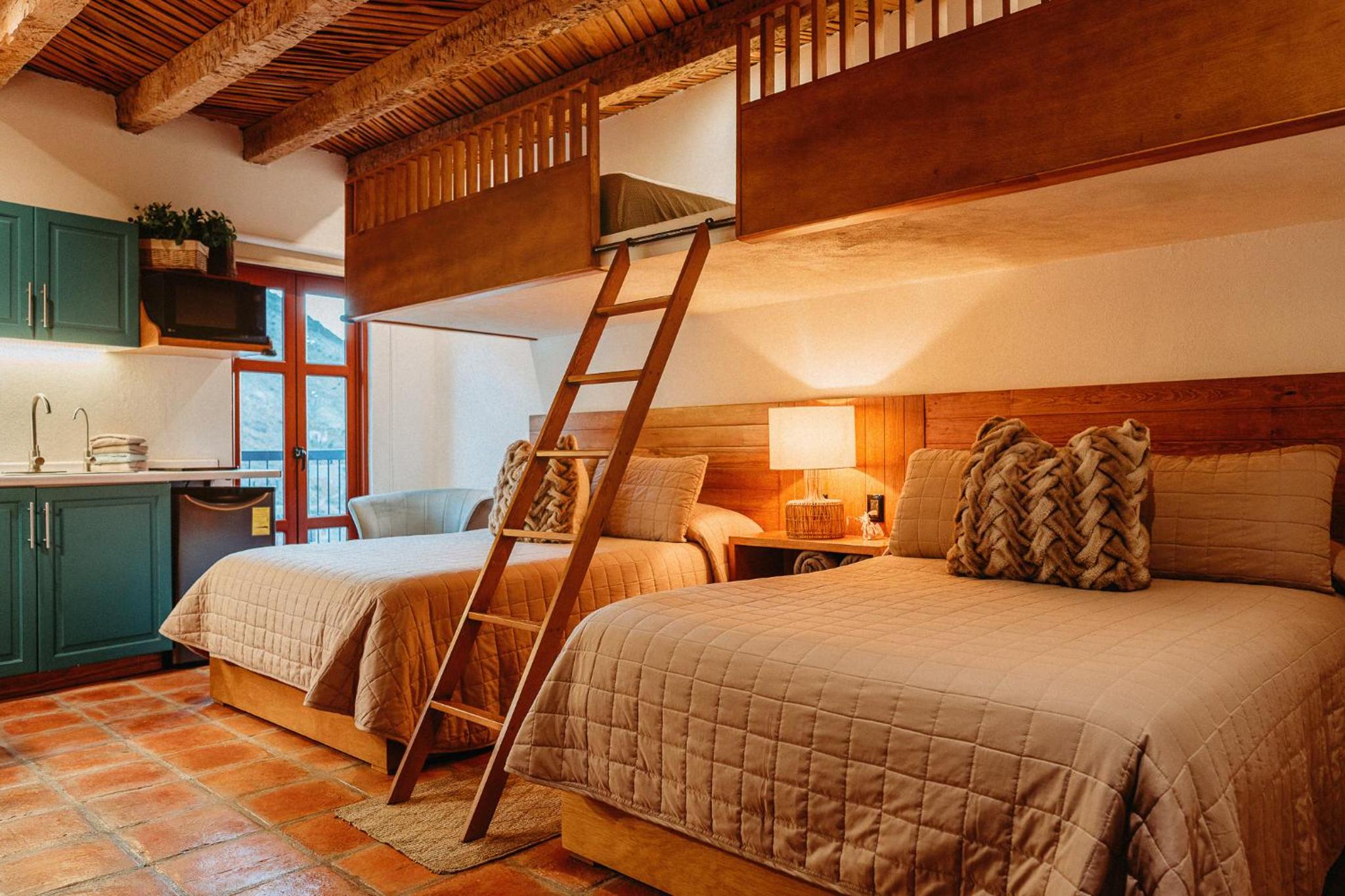 Quadruple Room with Balcony photo 1