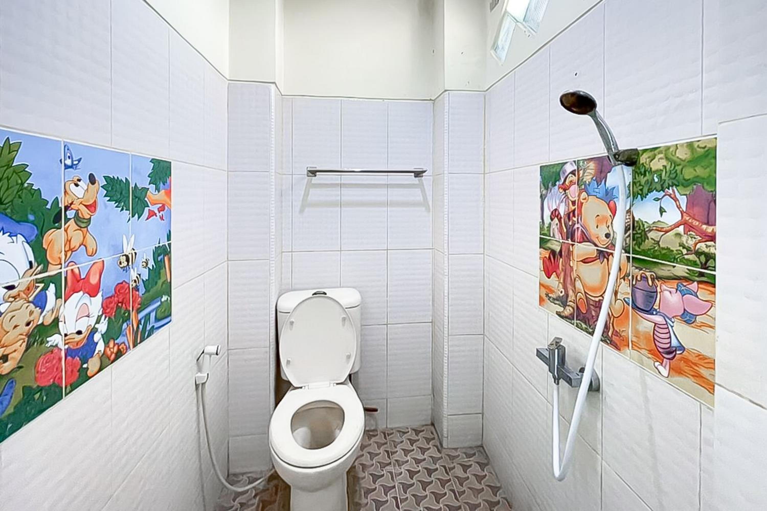 Standard Twin Room - Photo 9
